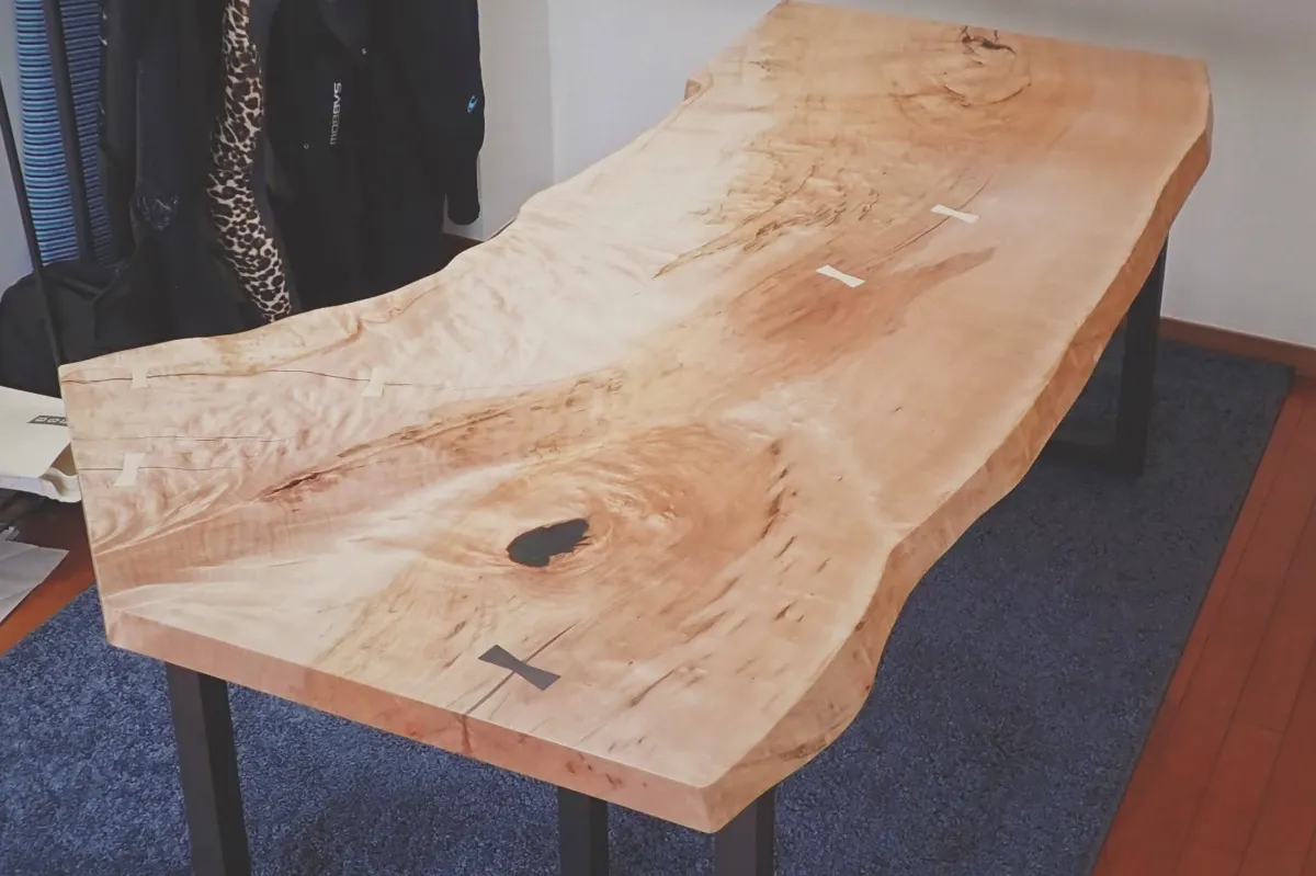 納品事例】楓の一枚板テーブル | 谷田木材-静岡県三島市にある木材会社