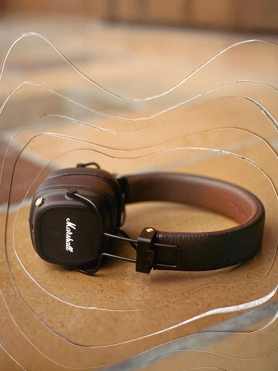 10/25(金)】Marshallのワイヤレスヘッドホン「Major Ⅴ」新色・Brownを