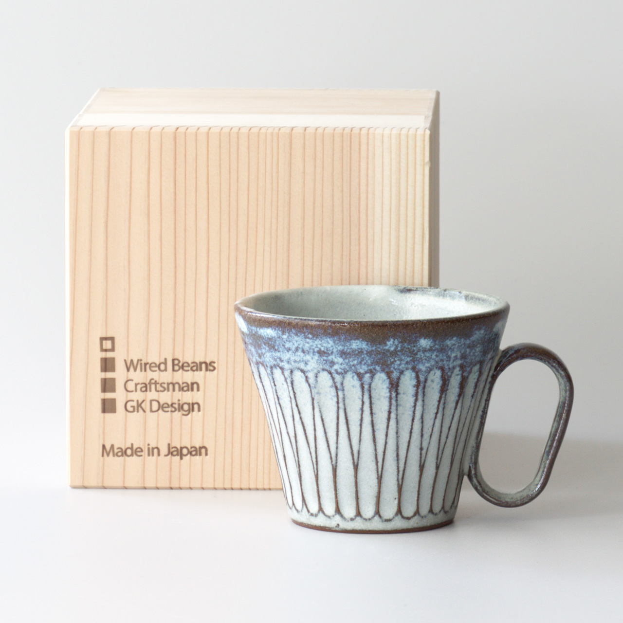 杉箱入り】生涯を添い遂げるマグ 丹波焼 しのぎ ブルー | Wired Beans