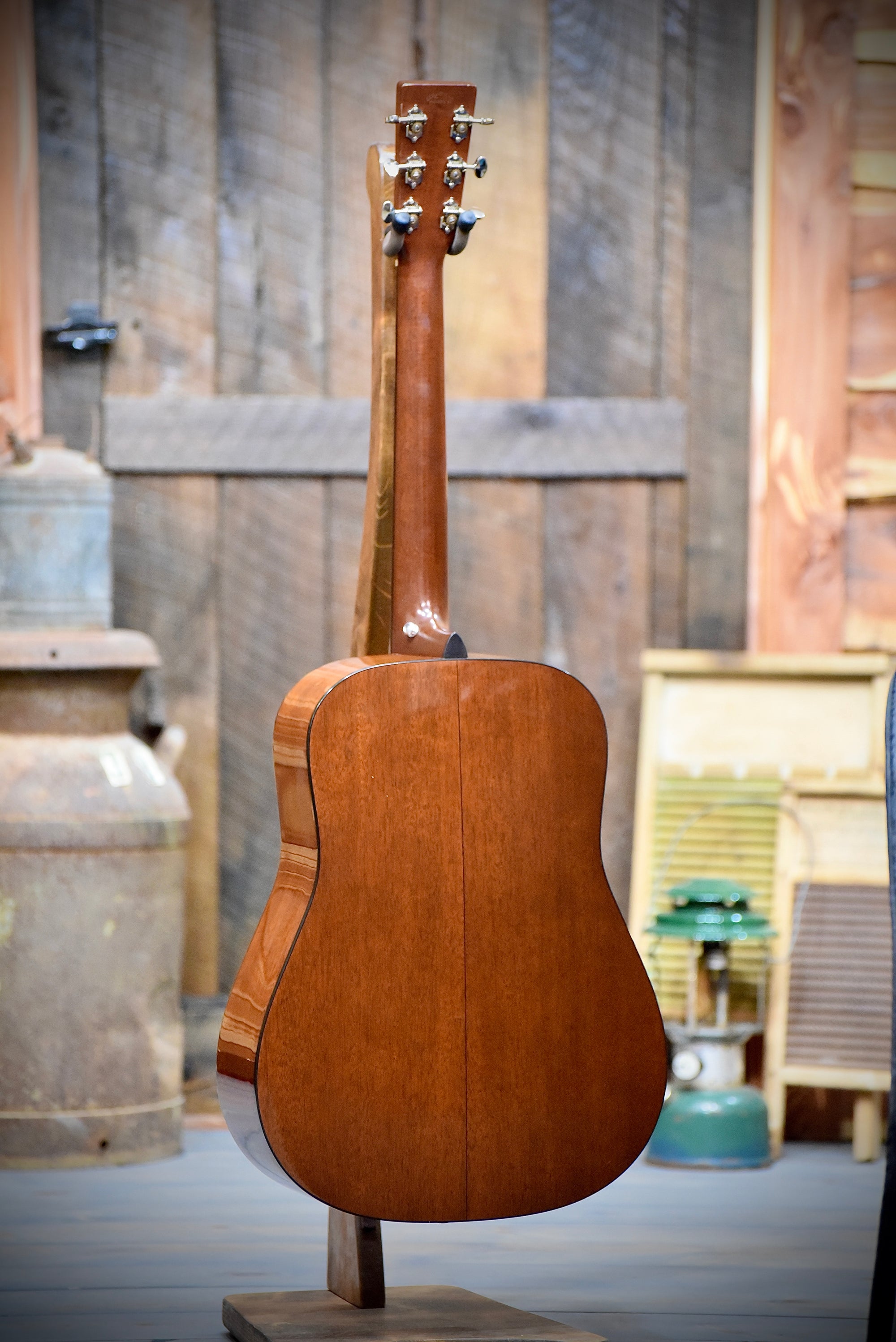 Pre-Owned Martin D-18 Golden Era Guitar With Case - Banjo Ben's