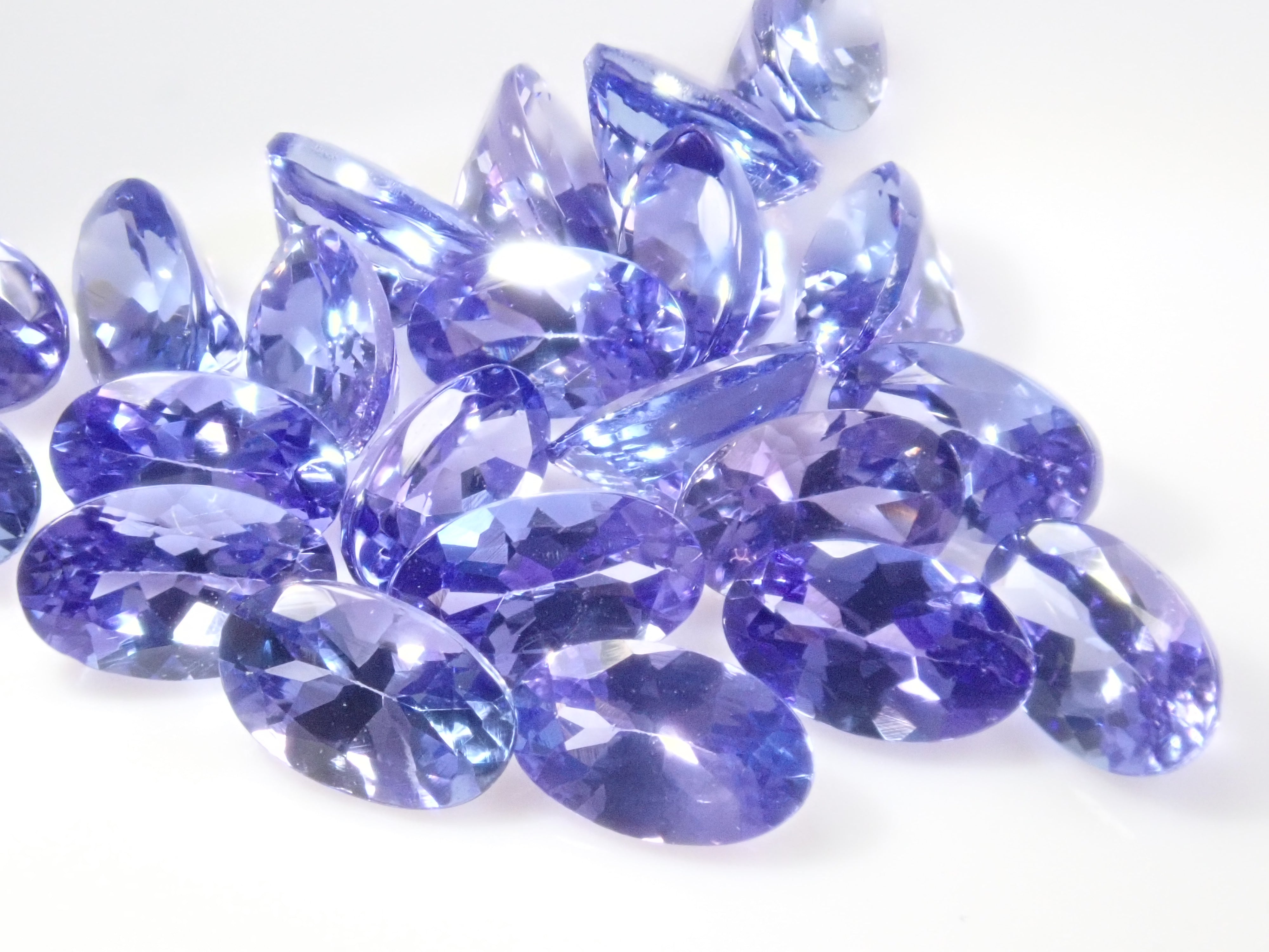 タンザニア産タンザナイト1石ルース（5×3mm,オーバルカット）《複数