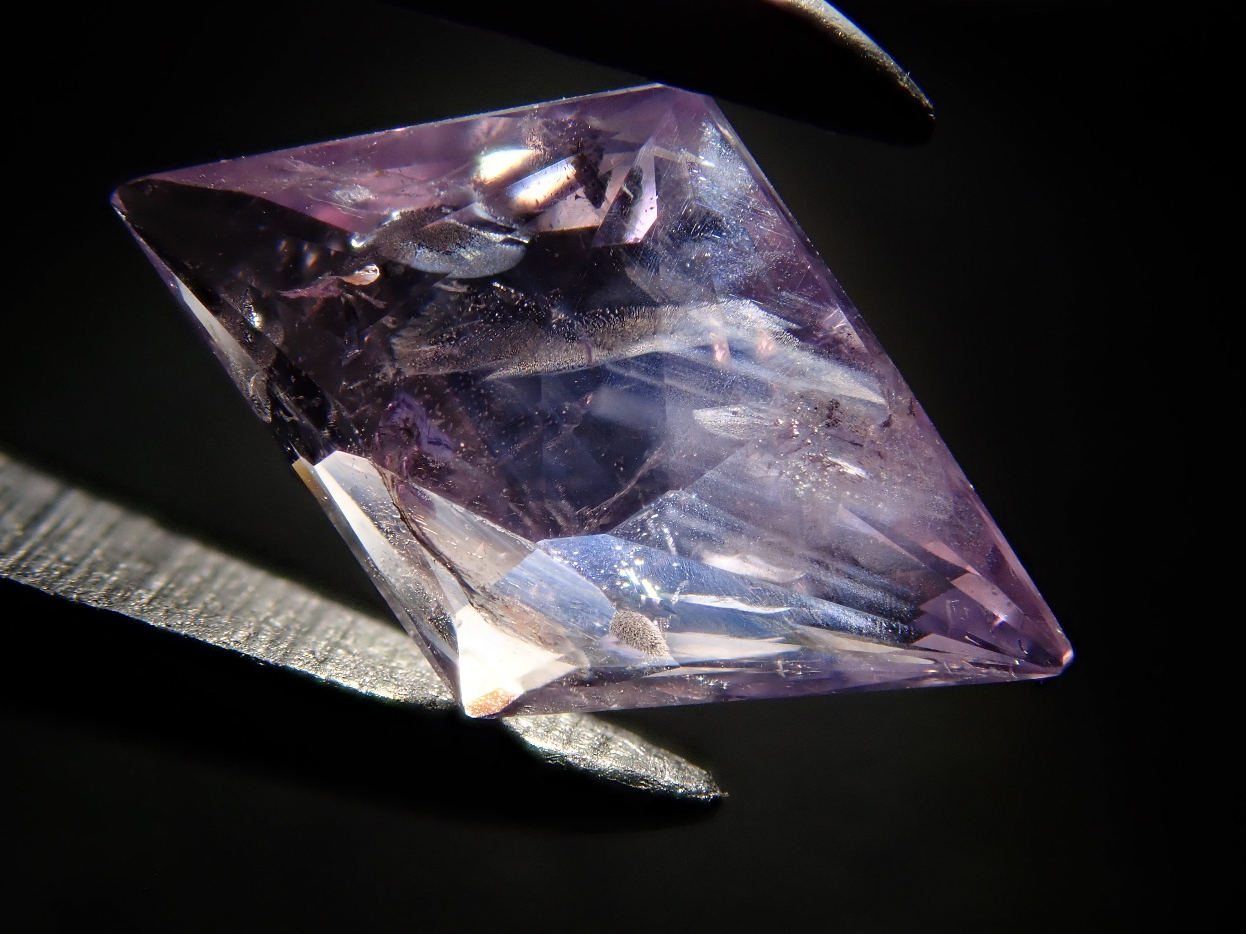 スリランカ産非加熱天然ガーネット、サファイアルースロット