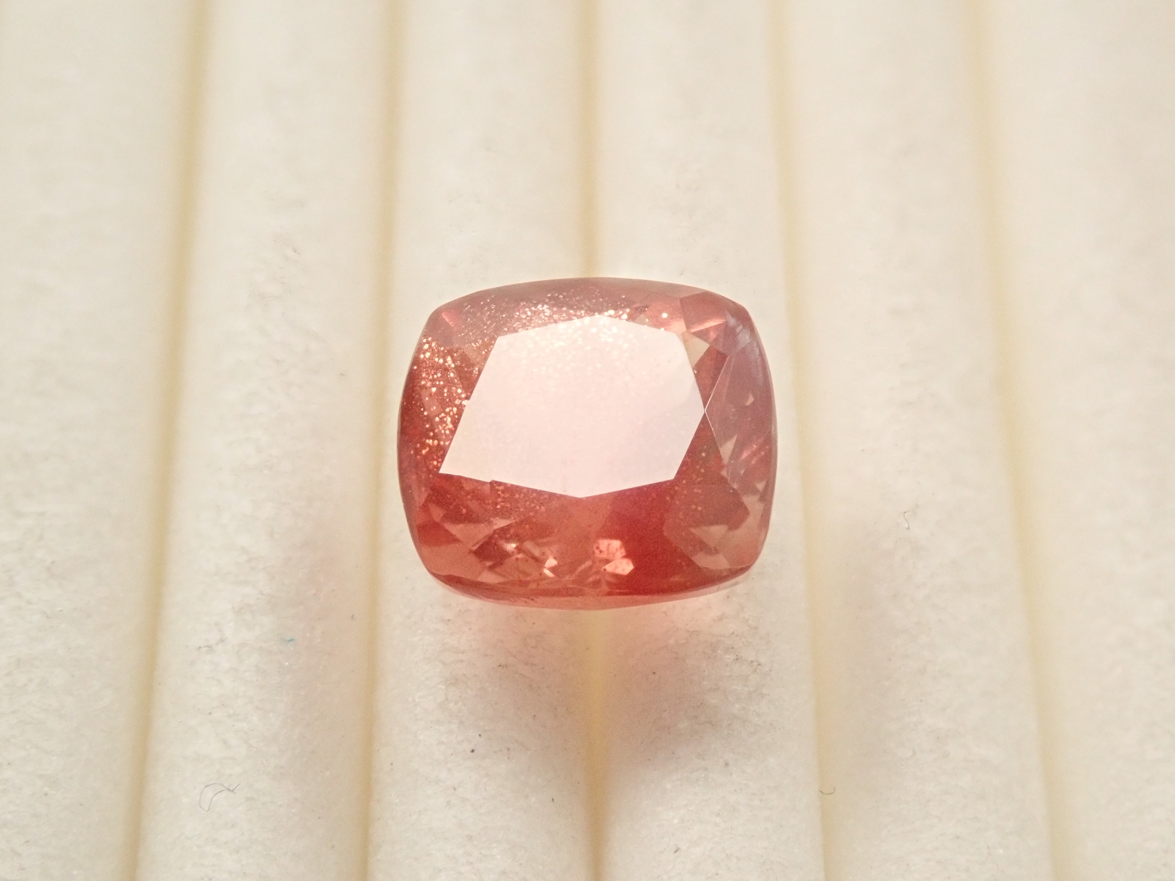 12561823掲載】アメリカ産オレゴンサンストーン 1.640ctルース