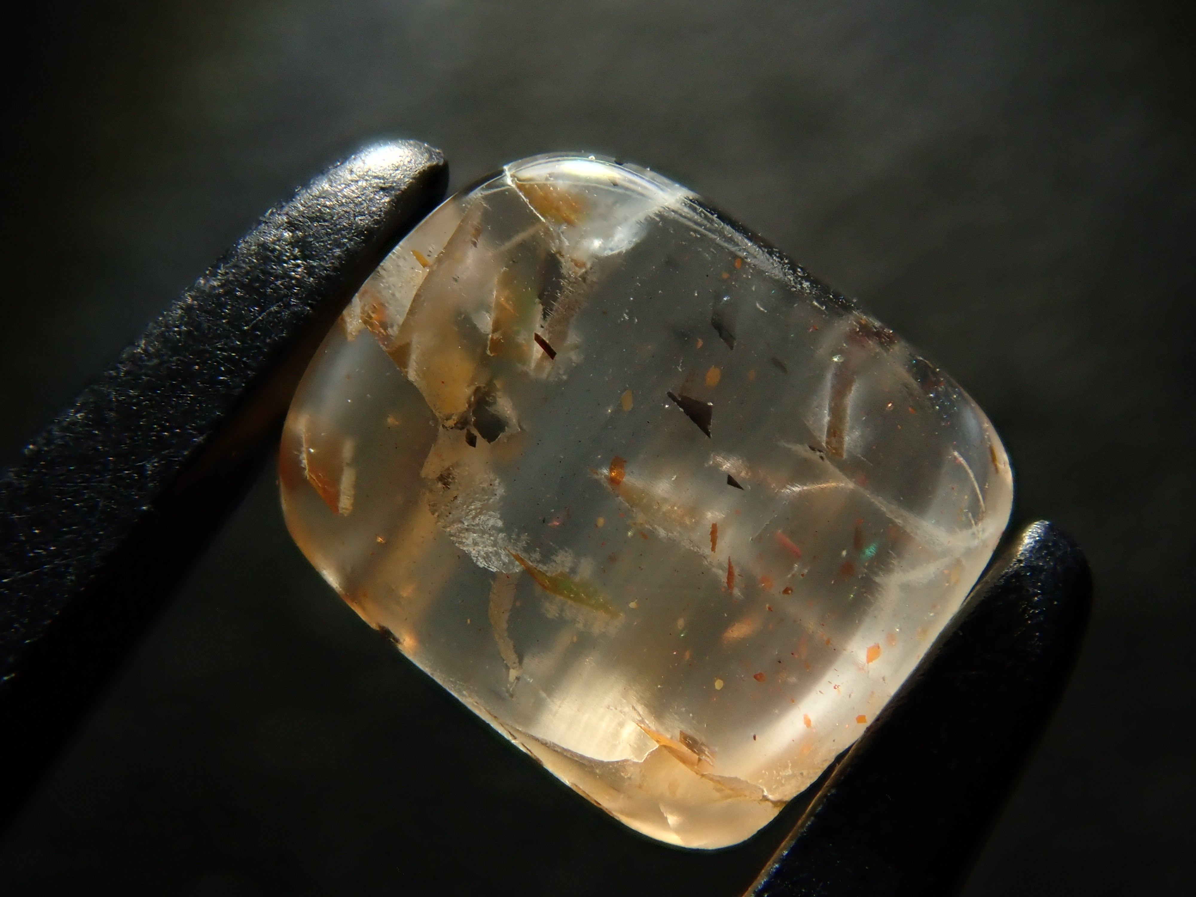 オーストラリア産レインボーラティスサンストーン 0.449ctルース