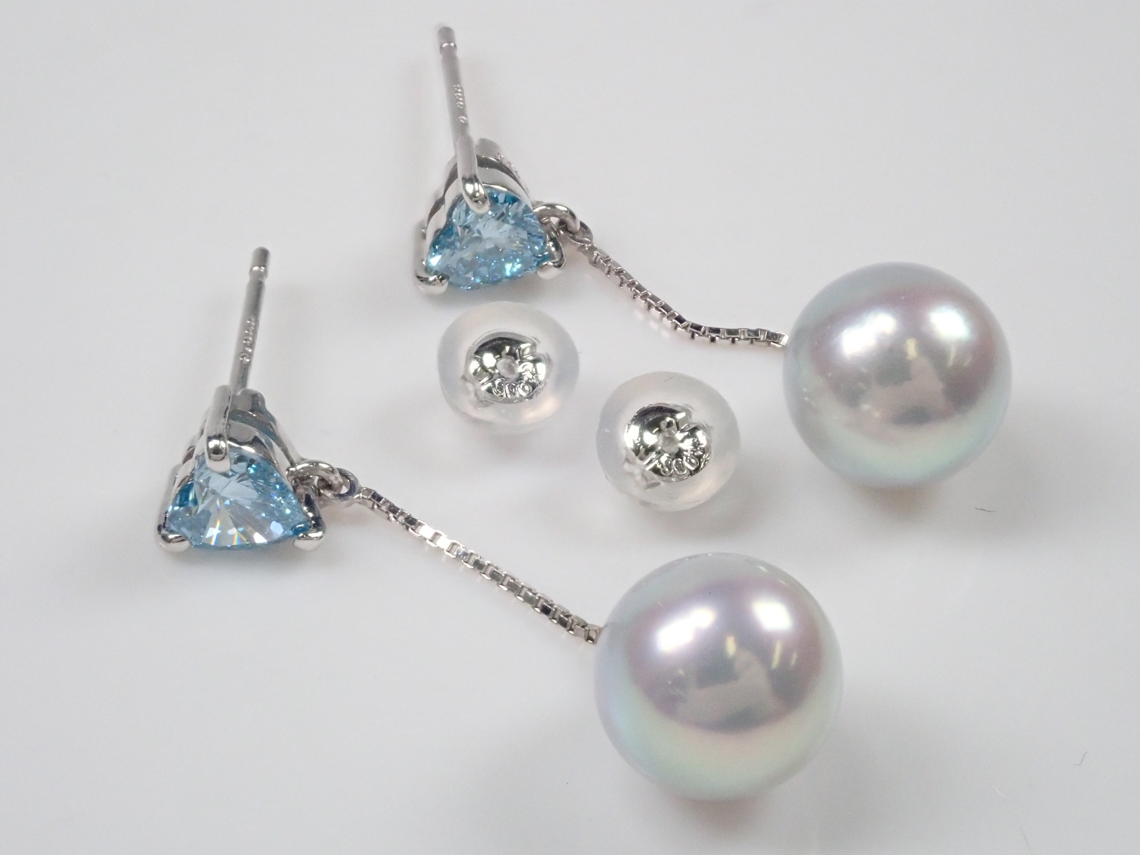 Pt900アイスブルーダイヤモンド0.333ct 0.333ct・アコヤパールピアス