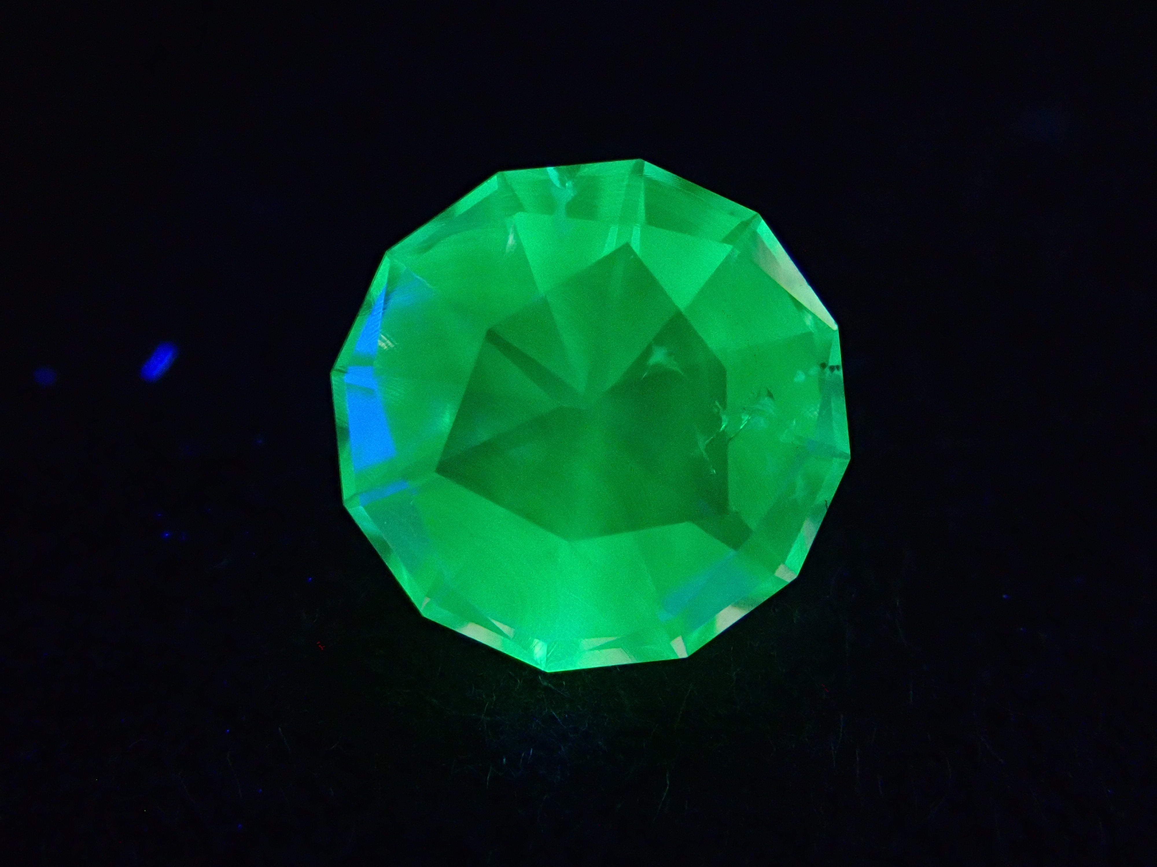 メキシコ産ハイアライトオパール 5.2mm/0.433ctルース