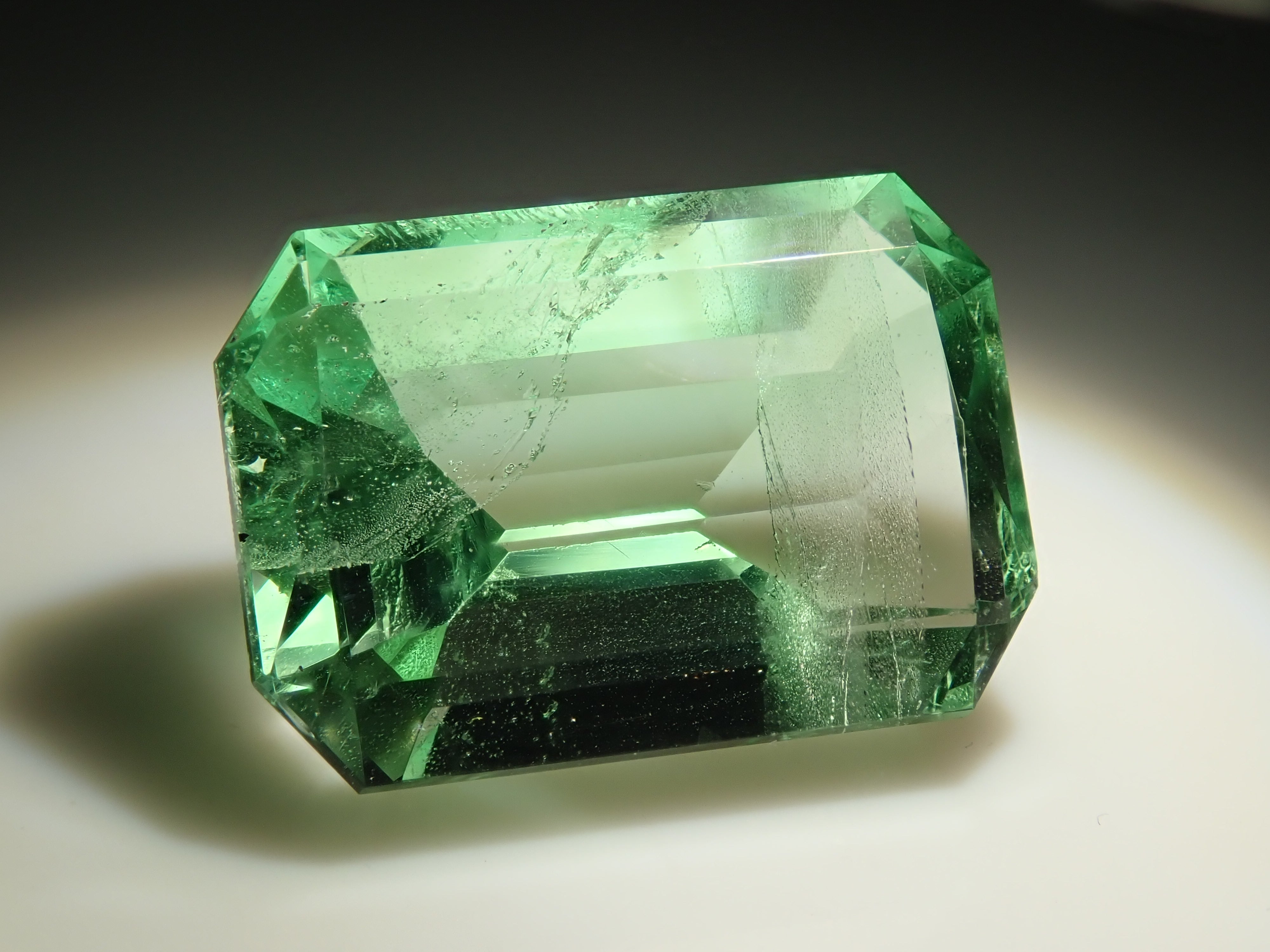 コロンビア産フローライト 5.903ctルース