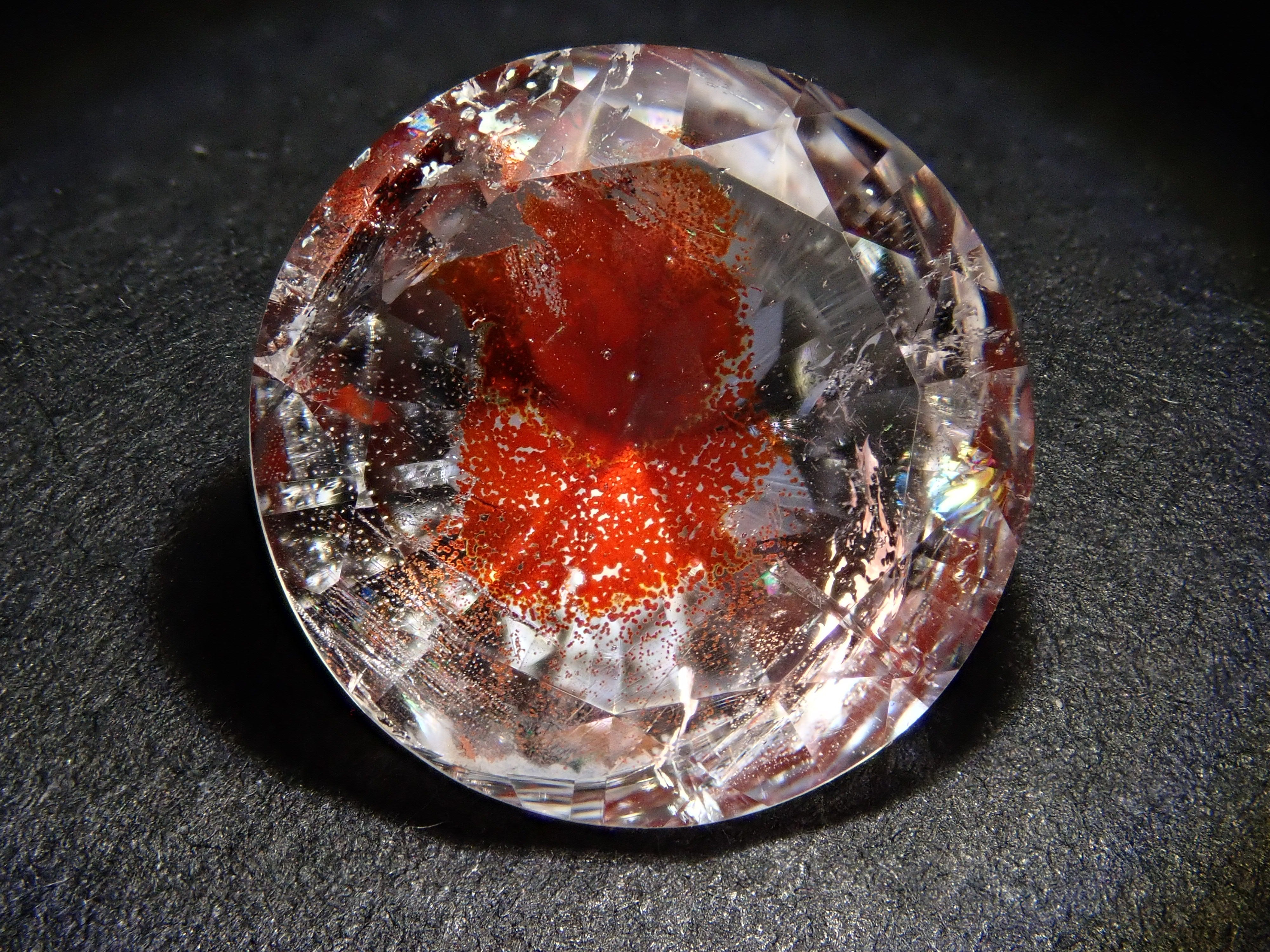 さくらインカット】ブラジル産ライモナイトインクォーツ（オーロラ