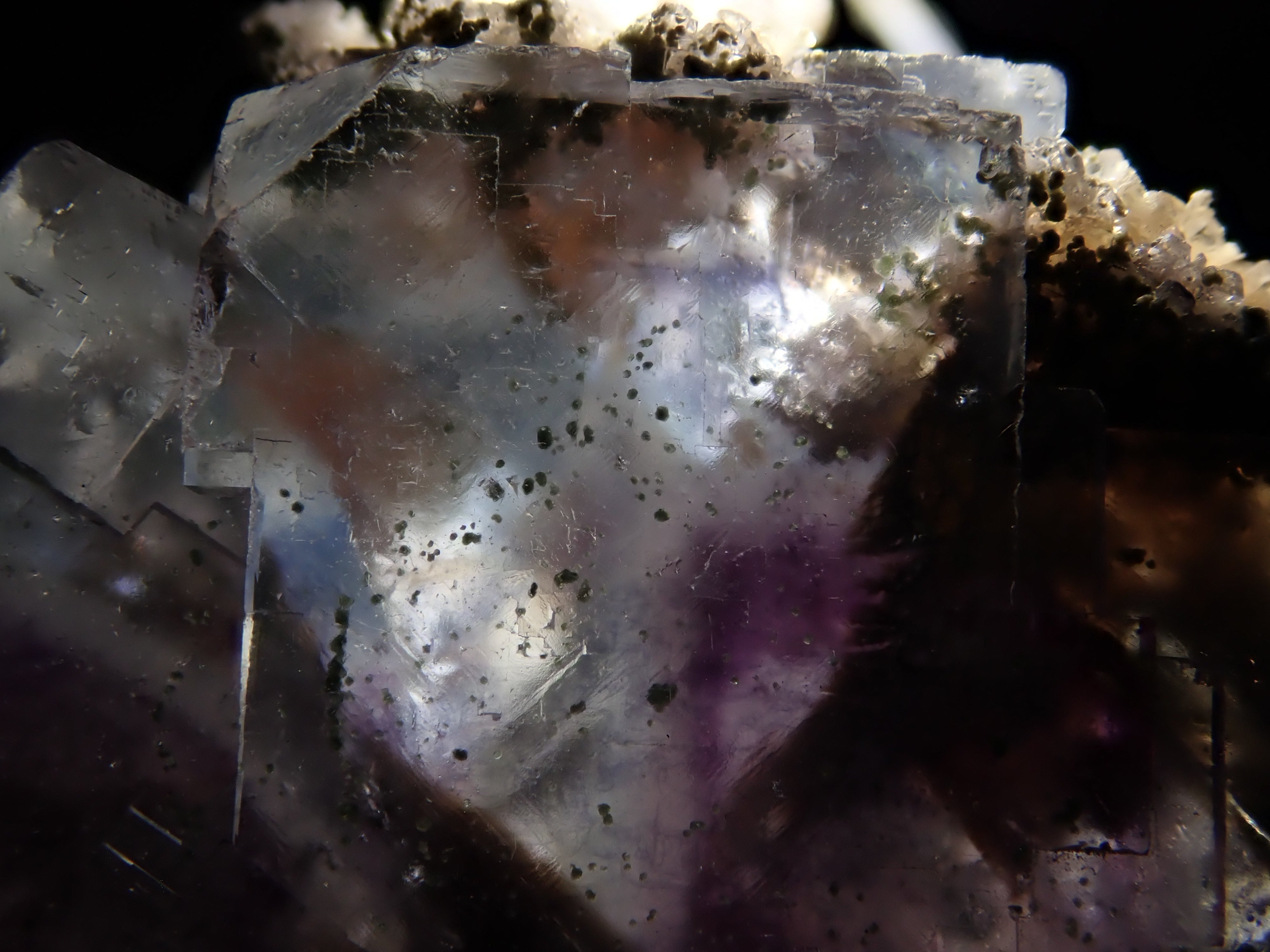 フローライト 72.518ct原石