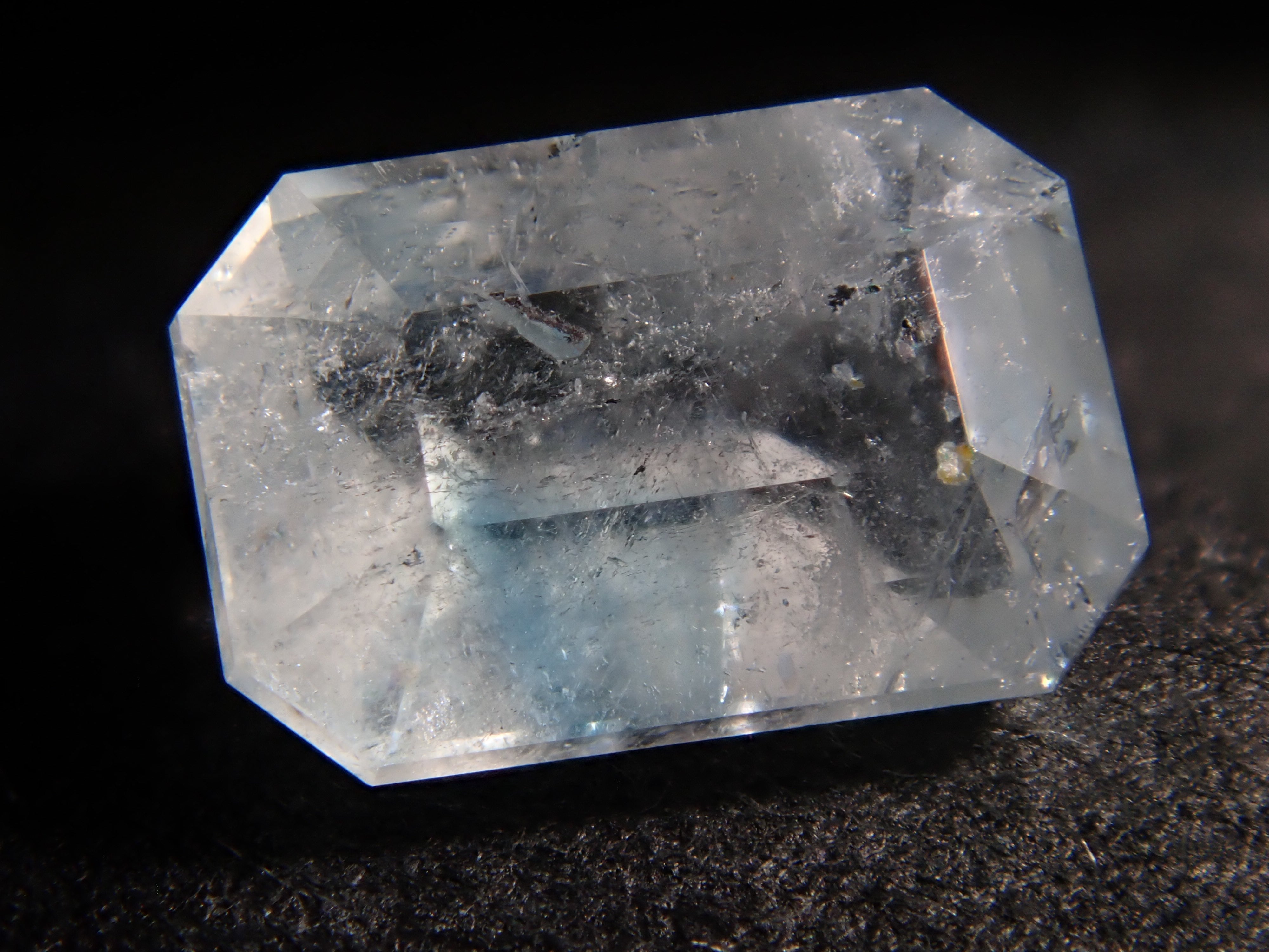 割引 ユークレース ブラジル産 811 ユークレース(宝石名ユークレース