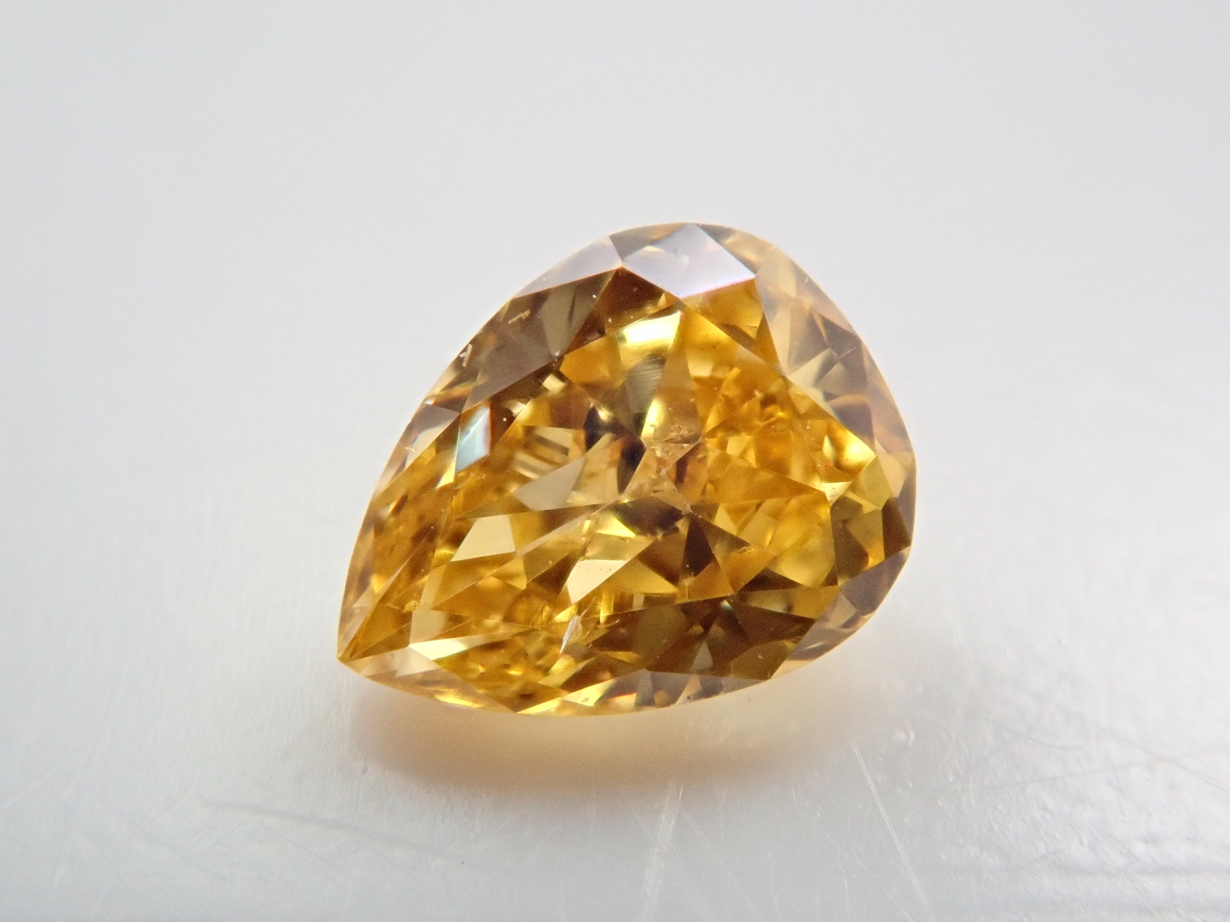 イエローダイヤモンド 0.153ctルース(FANCY INTENSE YELLOW ORANGE, SI1)
