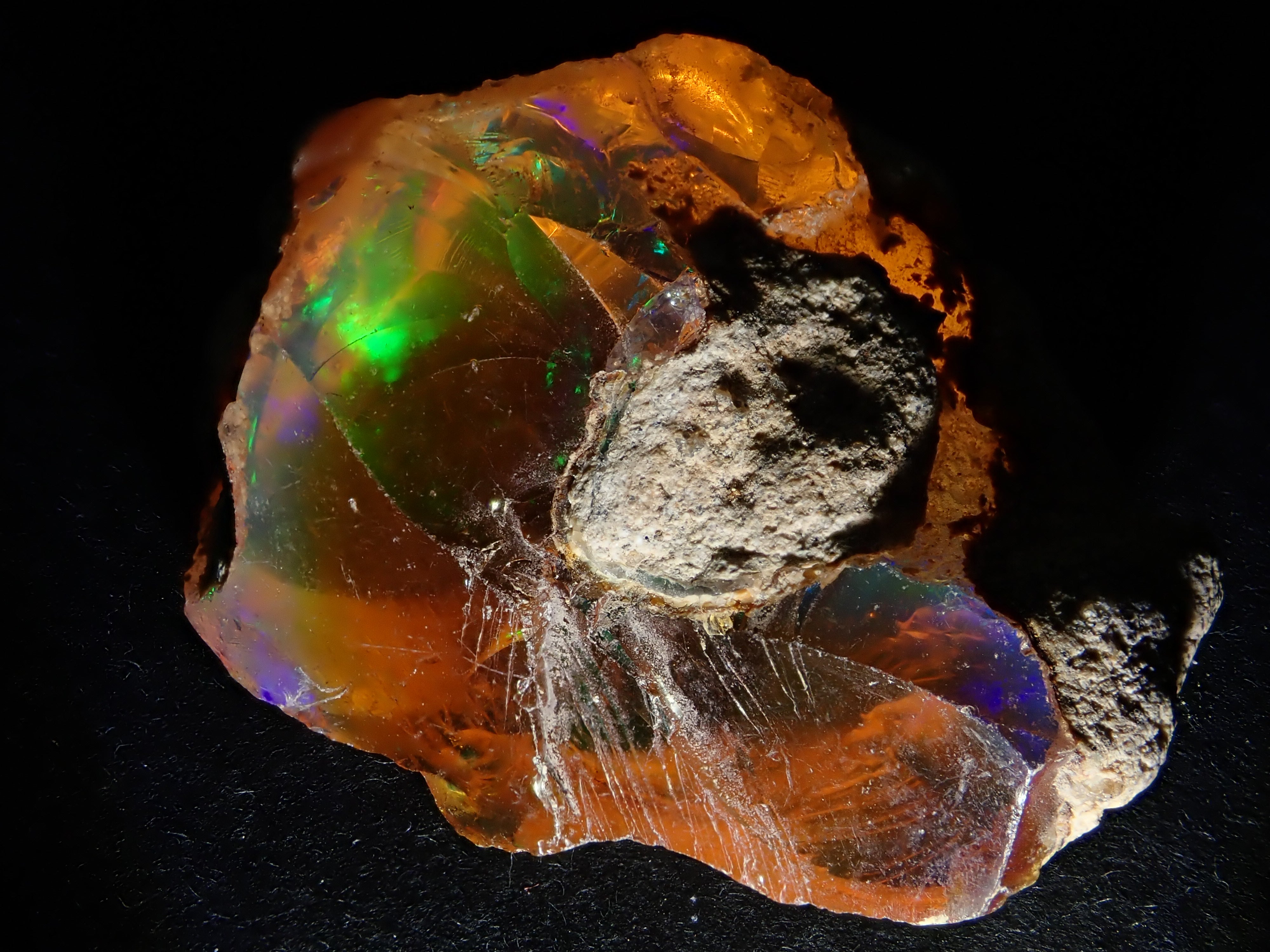 エチオピア産オパール 24.319ct原石