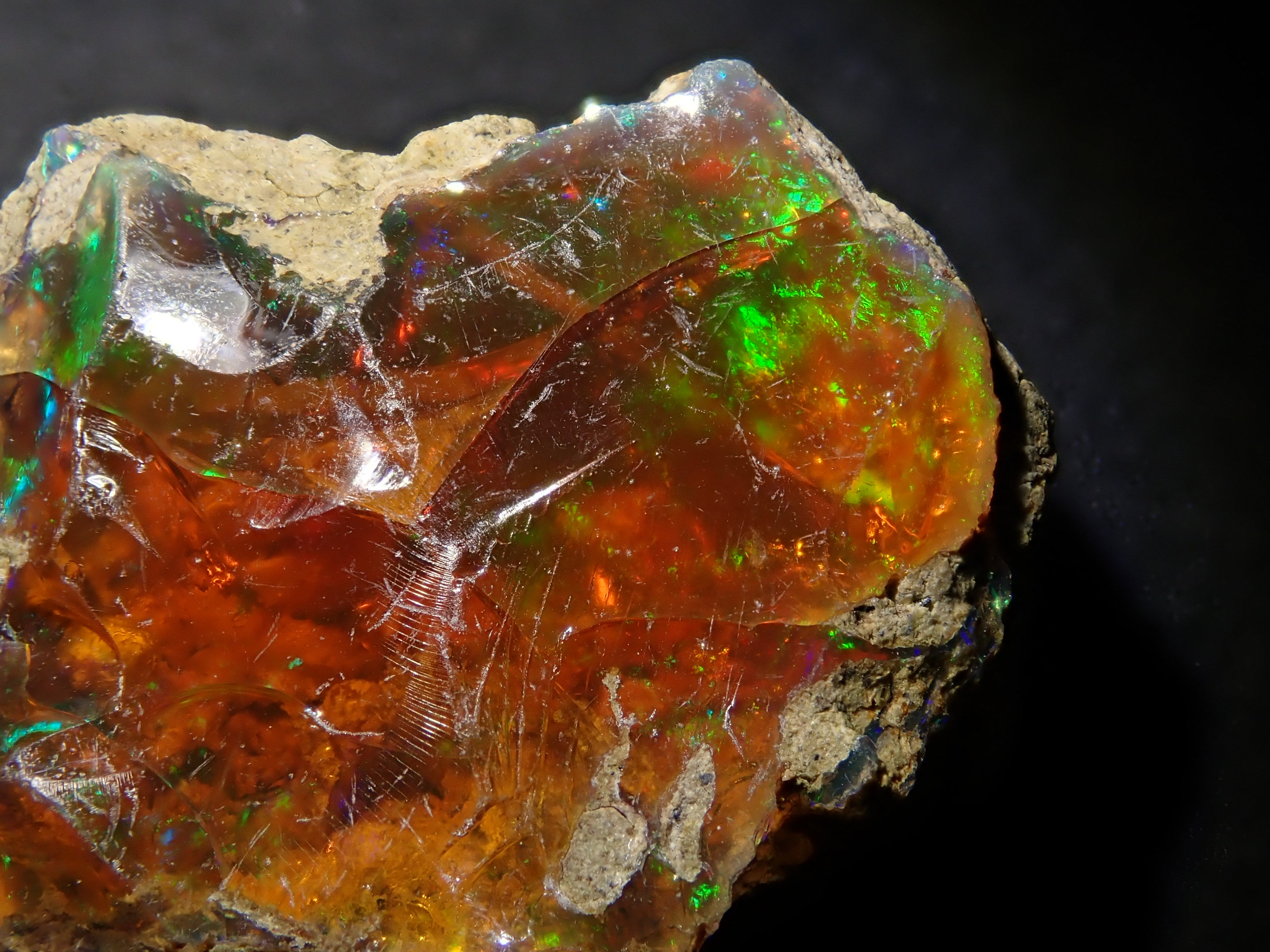 プレシャスオパール 原石 多色 ジュエリー グレード エチオピア 鉱物