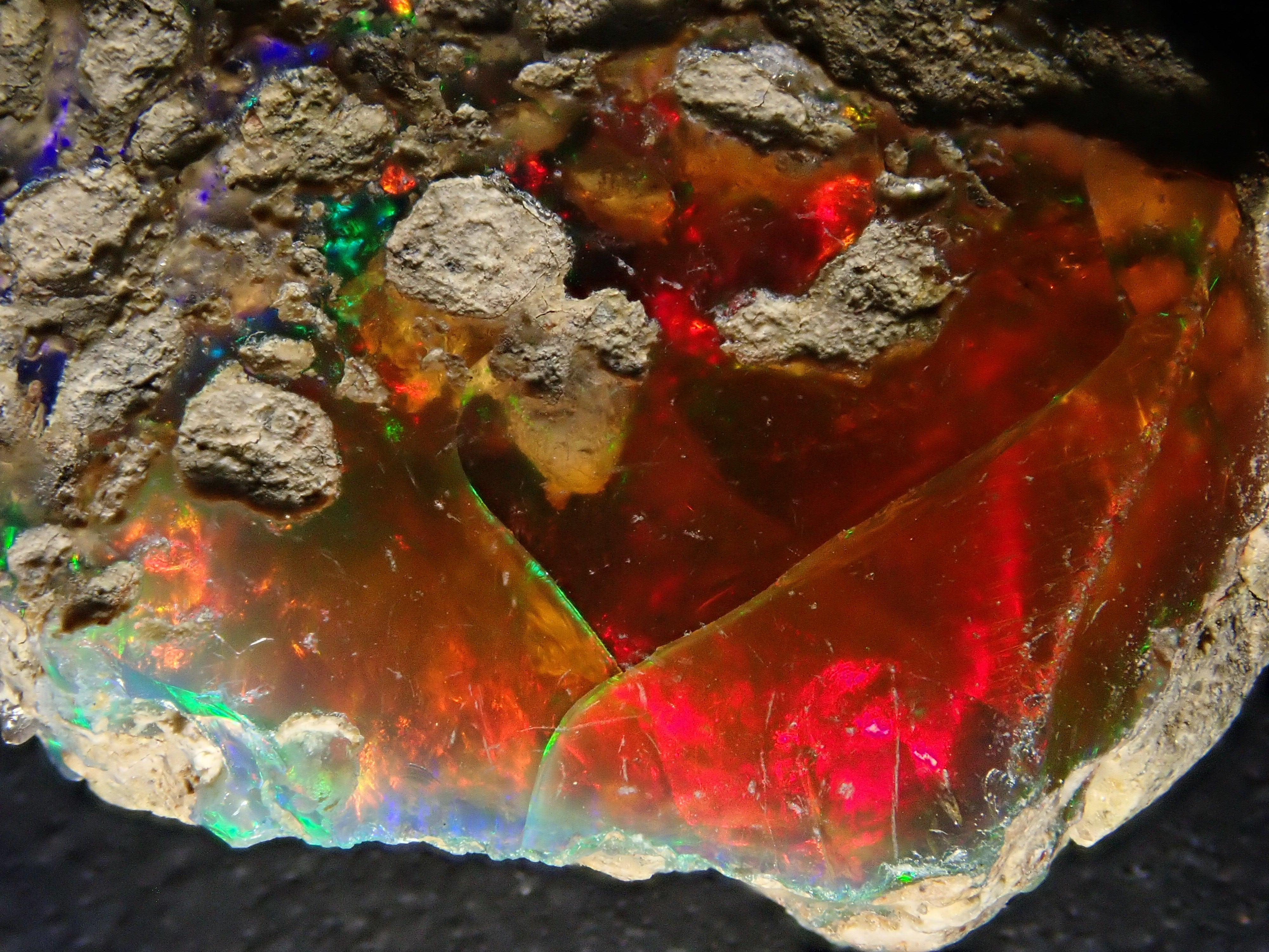 プレシャスオパール 原石 多色 ジュエリー グレード エチオピア 鉱物