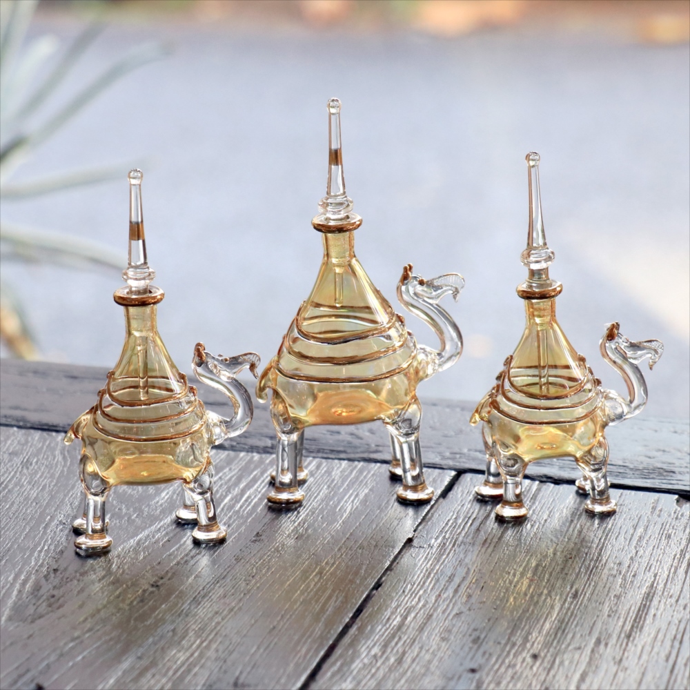 キリムスタイル / エジプト香水瓶 手吹きガラスの工芸品/ラクダ3頭