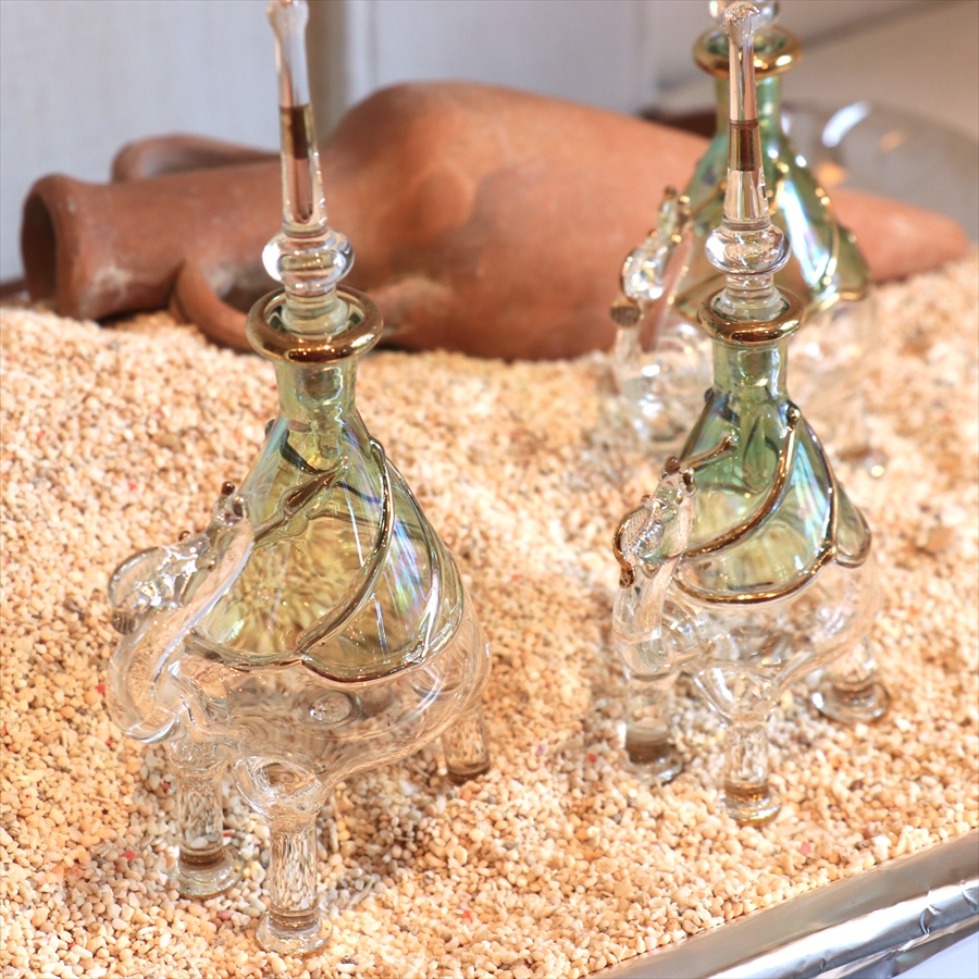 美品 ガラス エジプト 香水瓶 切子ガラス 工芸ガラス 手吹き 金彩