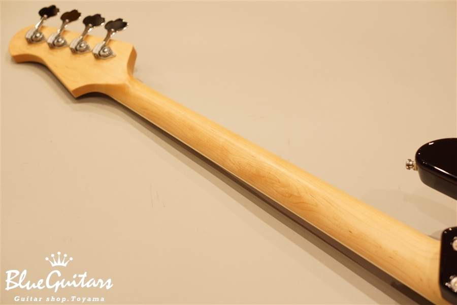 Lakland SL Darryl Jones - Black | Blue Guitars Online Store