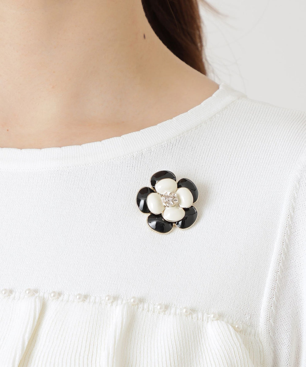 バイカラーカメリアブローチ(小物・雑貨)｜TO BE CHIC(トゥー ビー
