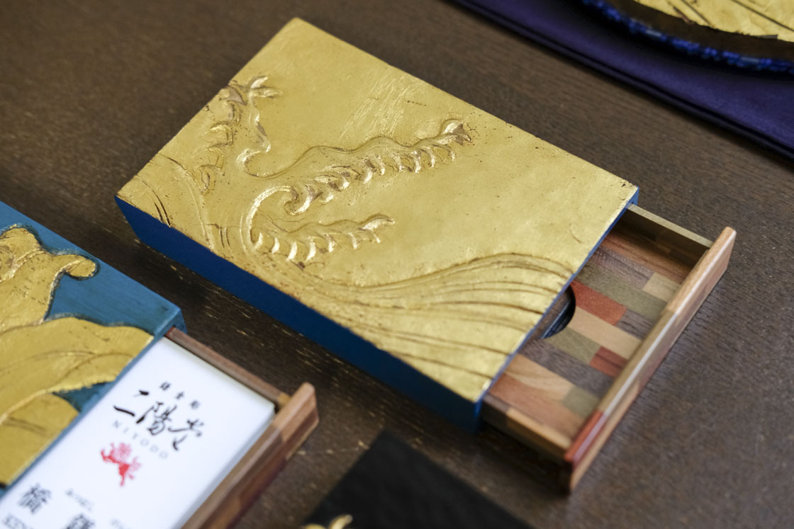 鎌倉彫、800年の伝統を100年後にも残すため、若き職人は世界に挑む