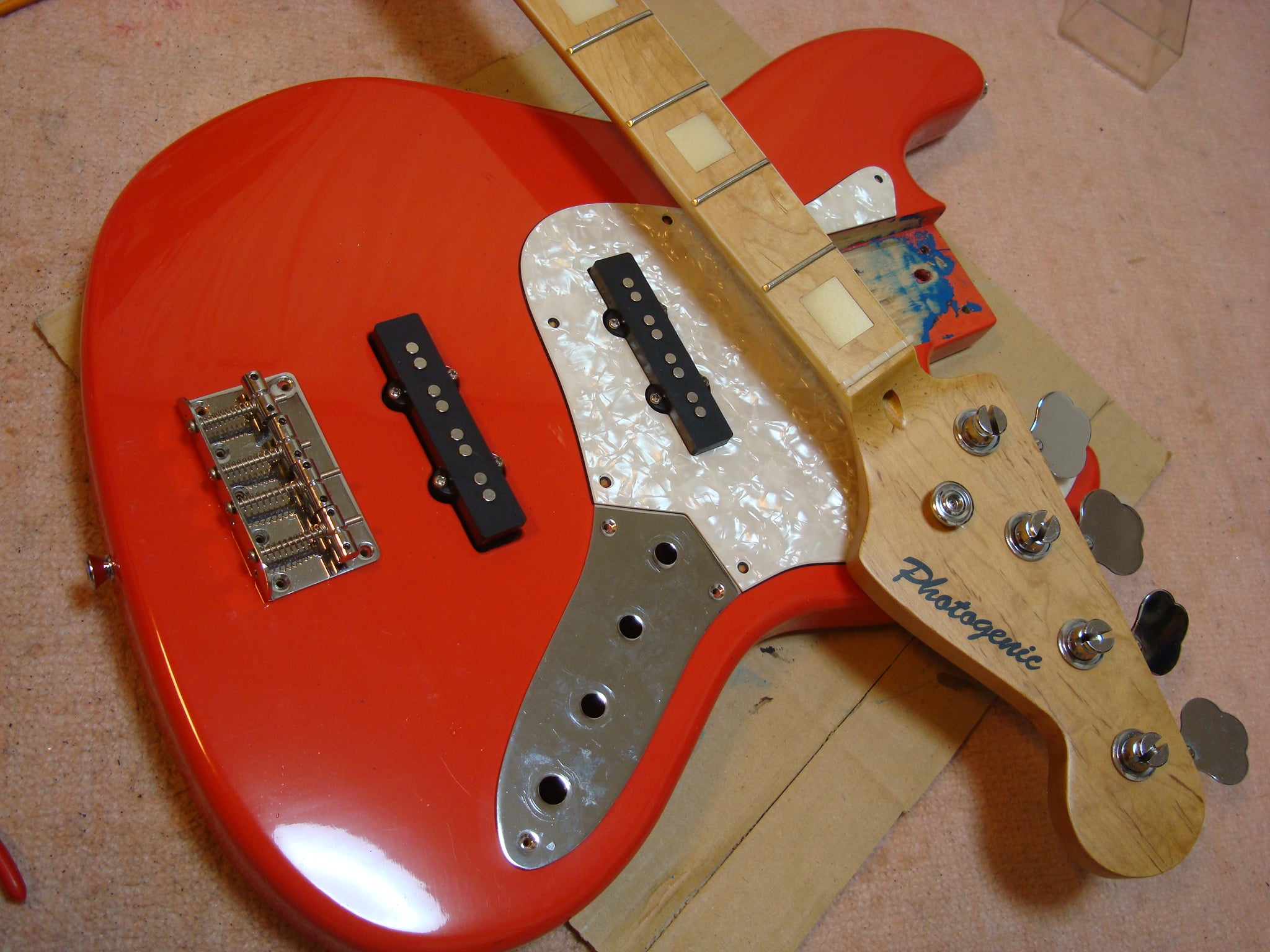 フォトジェニック4弦エレキベース すぐ使えます！