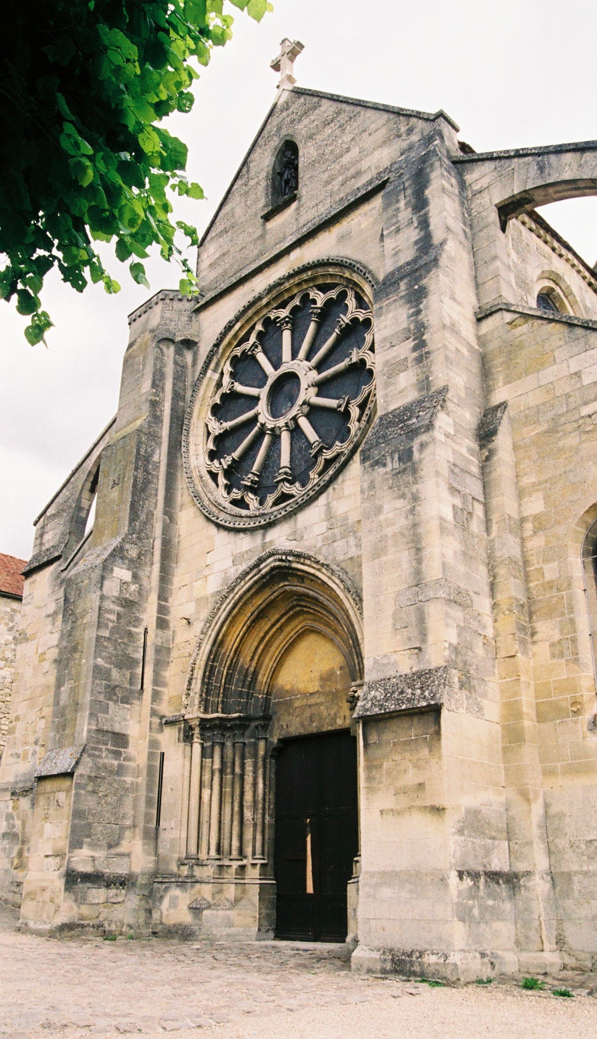 パリ オーヴェルの協会 ゴッホ終焉の地～オーヴェル=シュル=オワーズ