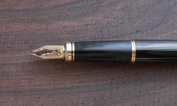 万年筆29・気軽に18金を・プラチナの18kスタンダード | 触れる