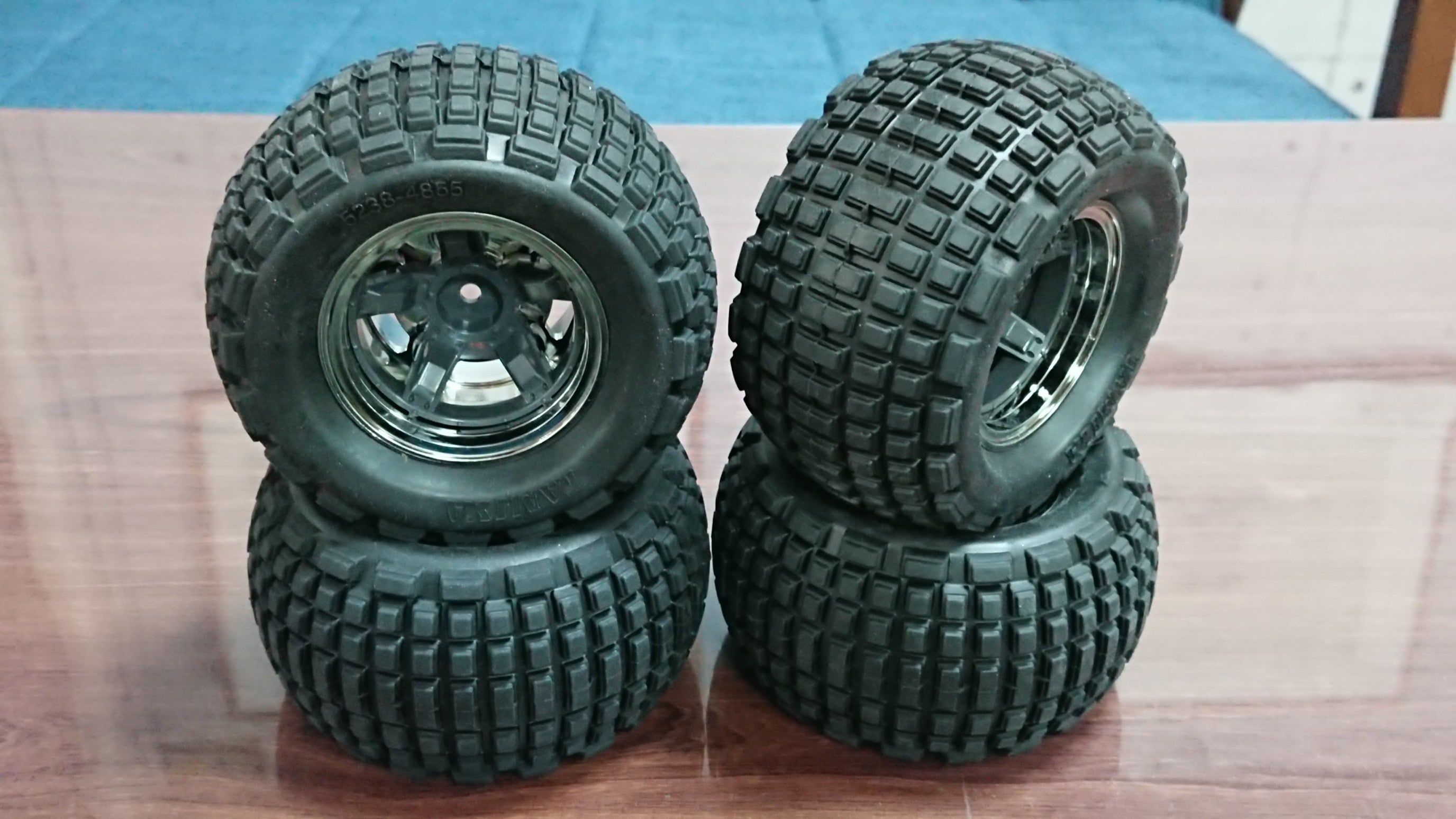 コミカルアバンテのタイヤ着弾 | nakaGのRC部屋