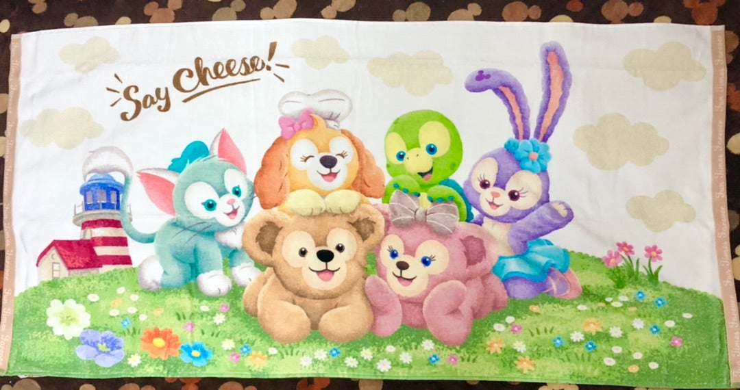 大きい分だけ可愛さも倍増！ダッフィーのSay Cheese!バスタオルと