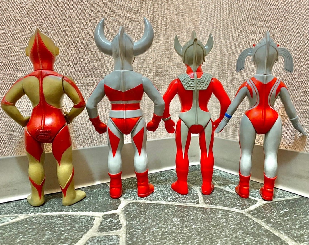 ハンサムタロウエム ウルトラの父 ソフビ 蓄光 ウルトラマン 新品