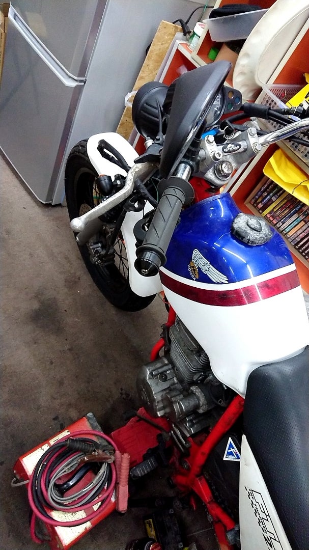 ホンダ FTR223 純正ガソリンタンク ウレタン塗装後未使用 TW200 ホンダ