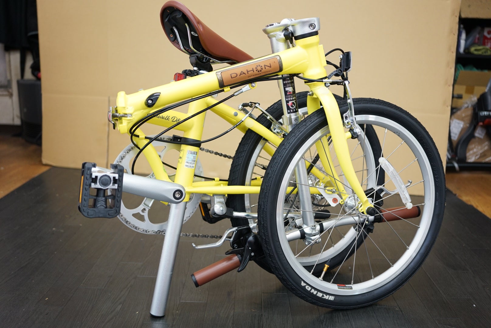 DAHON(ダホン) Boardwalk D8 入荷！ | CSカンザキ阪急千里山ブログ