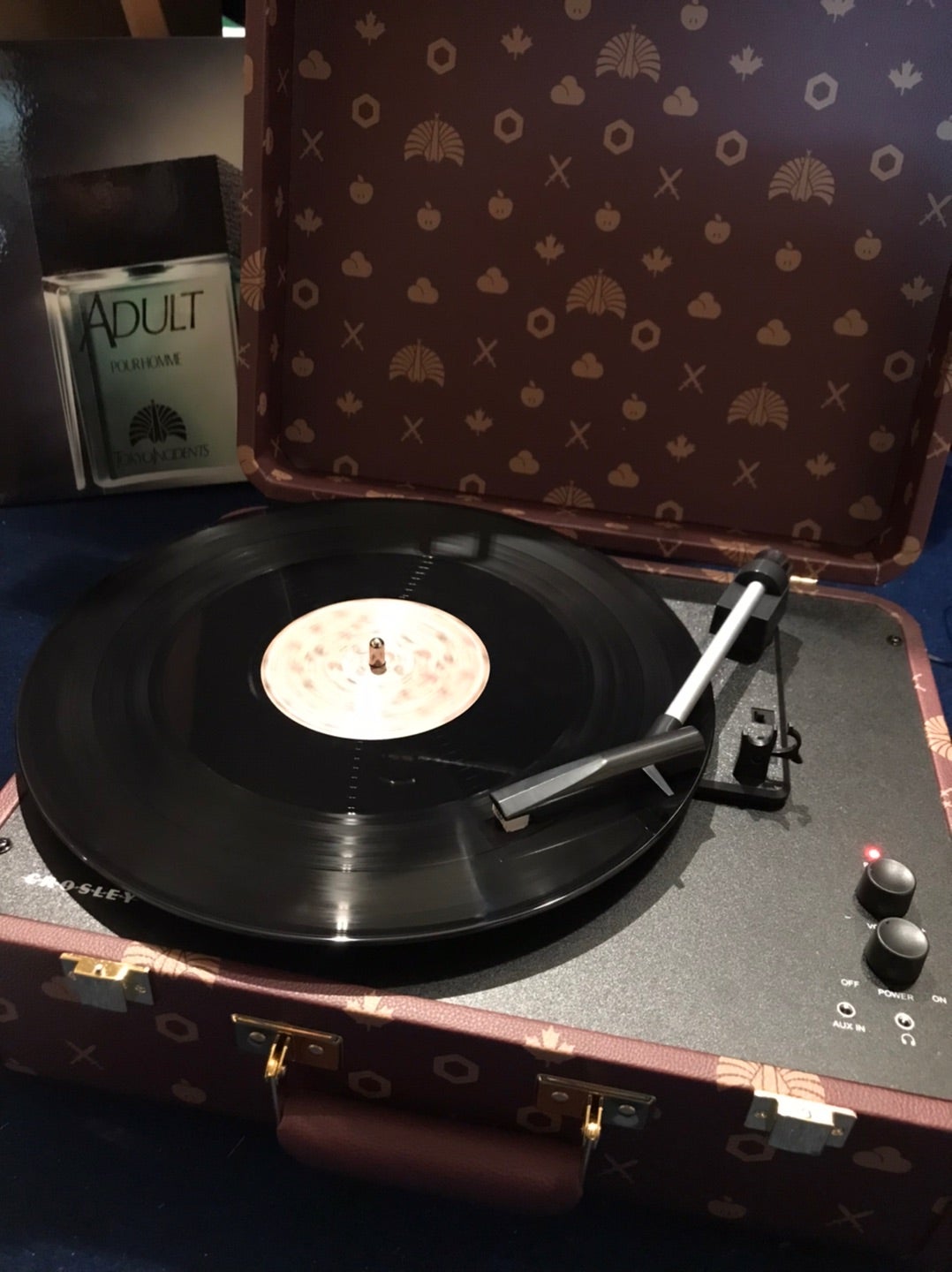 美品】東京事変 再生装置 ポータブルレコードプレーヤー ボルドー