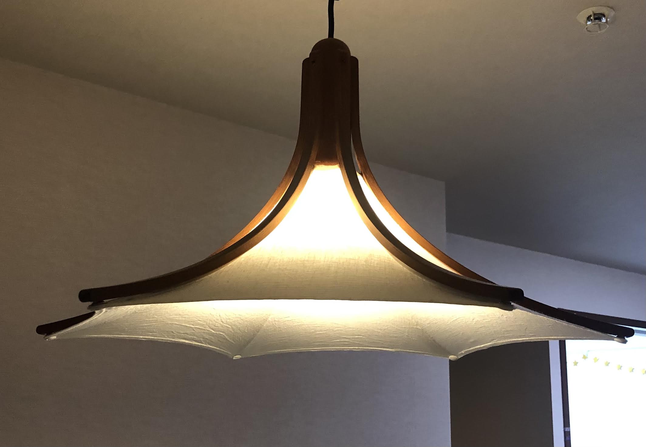 我が家にやってきて20年になるDOMUS (ドムス）のペンダントライト