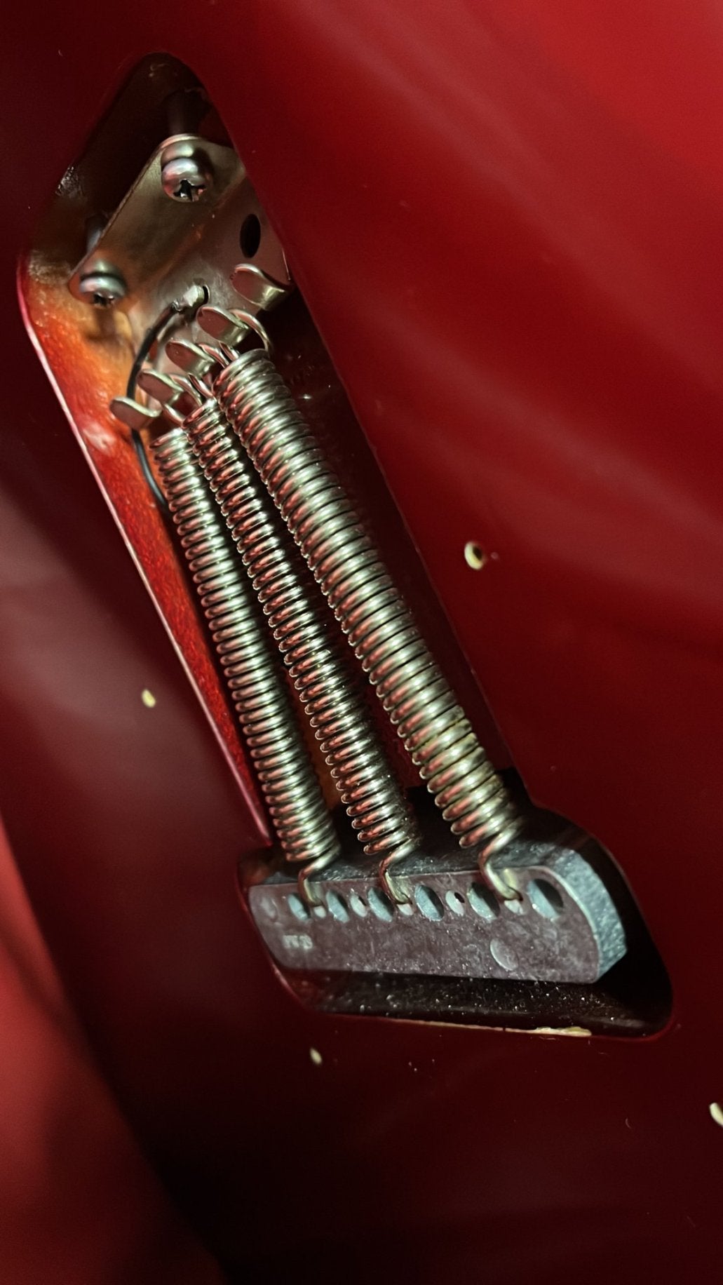 Fernandes LE-1Z (その3) トレモロユニット交換 | ギターいじりは楽しい！