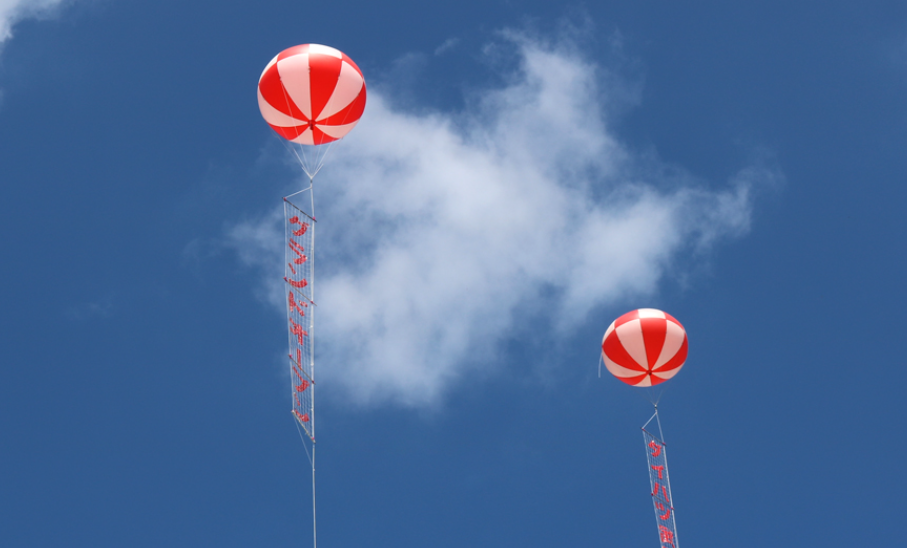 そういえば、飛行船最近見ないですね。アドバルーンも最近見なくなった