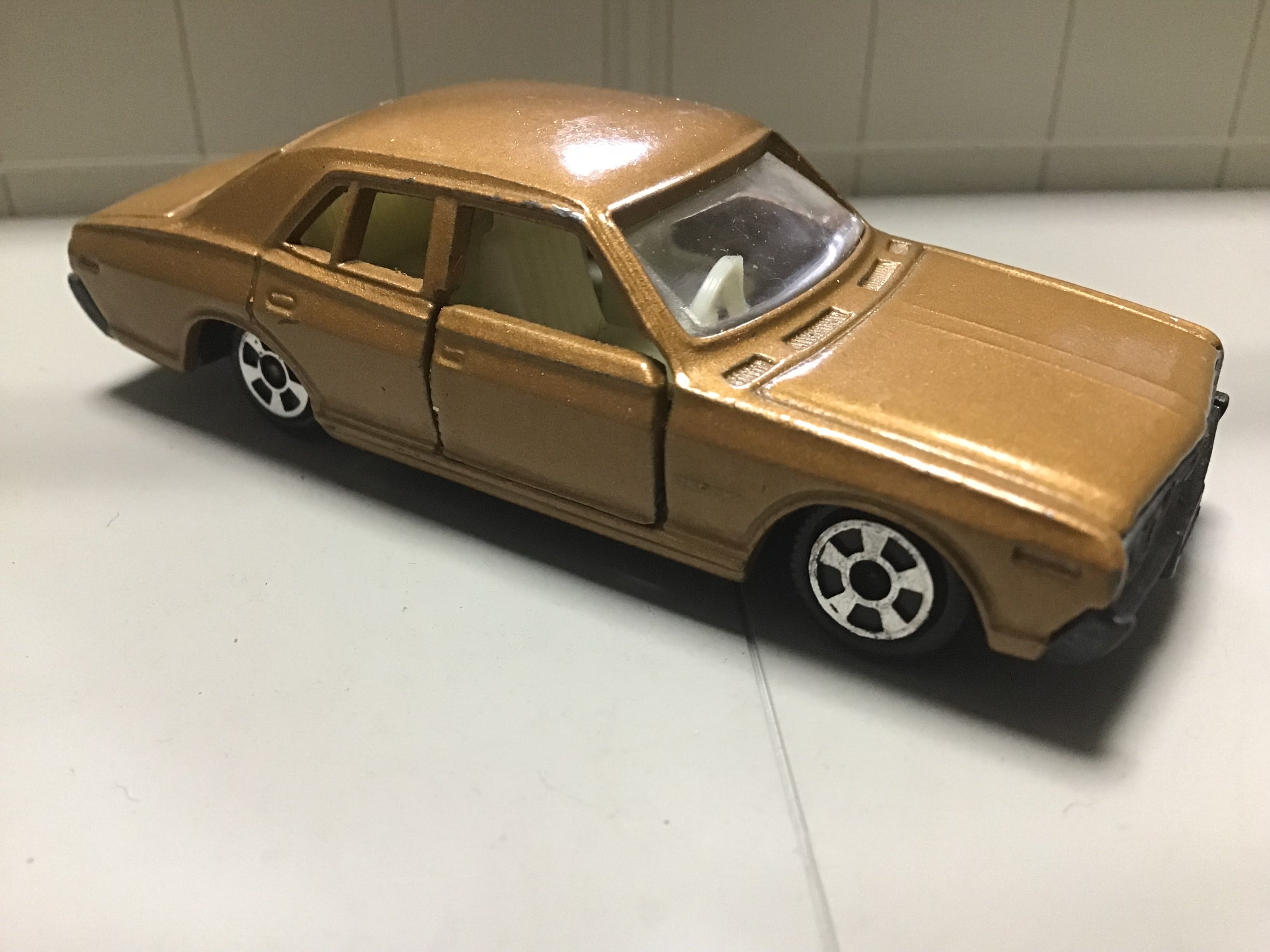 香港トミカ黒箱No33-1ニッサン セドリック | やなしゃんのトミカ