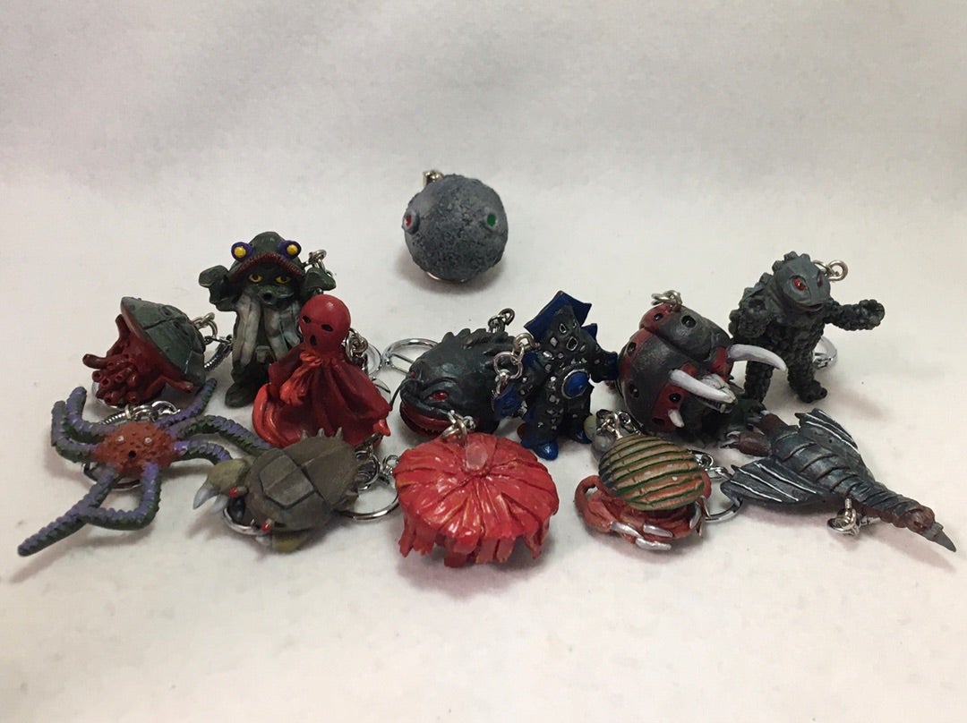 恐怖の円盤生物キーホルダー ブラックスター | 特撮好み