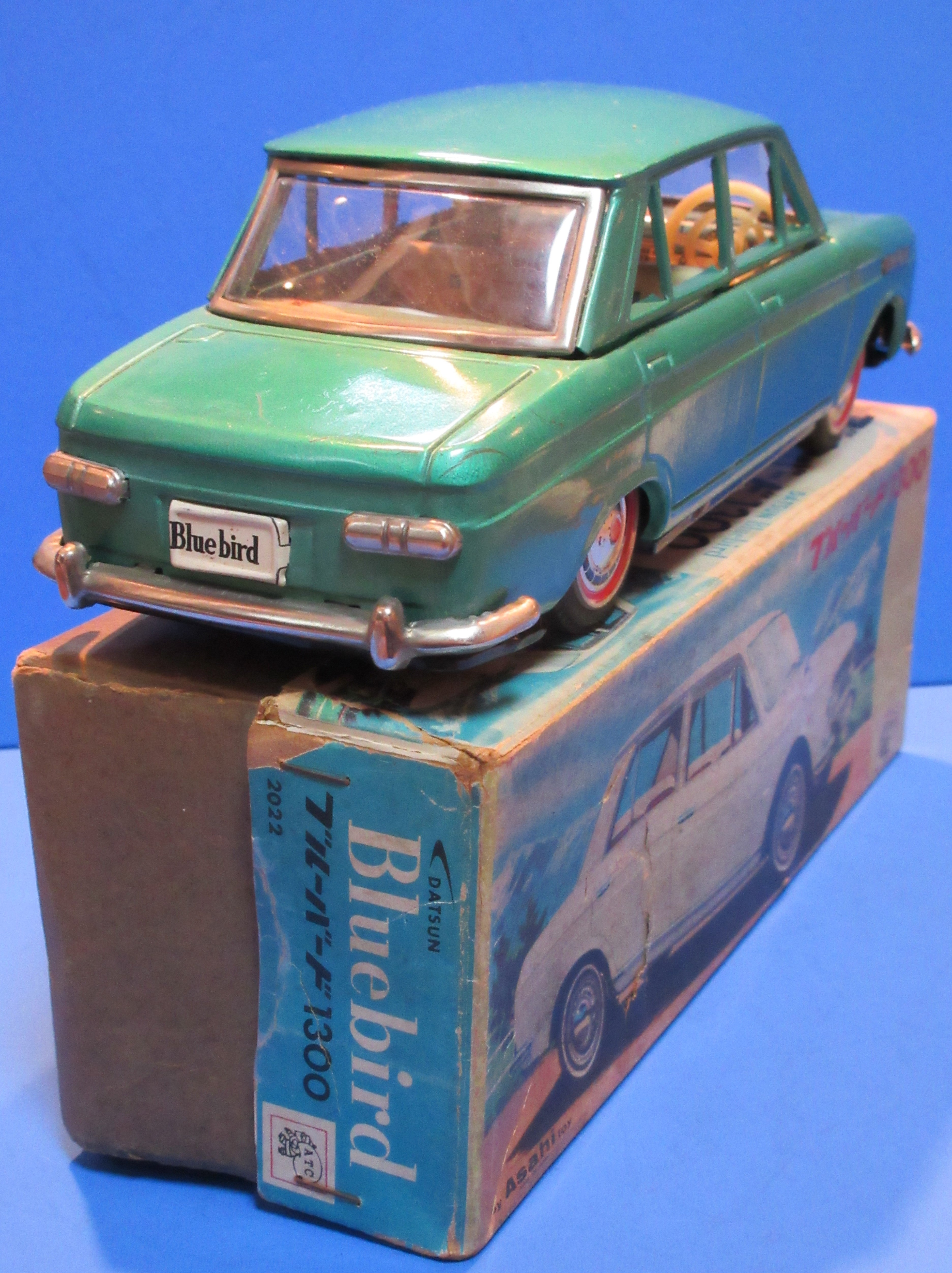 ☆1966年アサヒ玩具411ブルーバード 珍品タバコ入れ～ブリキ自動車