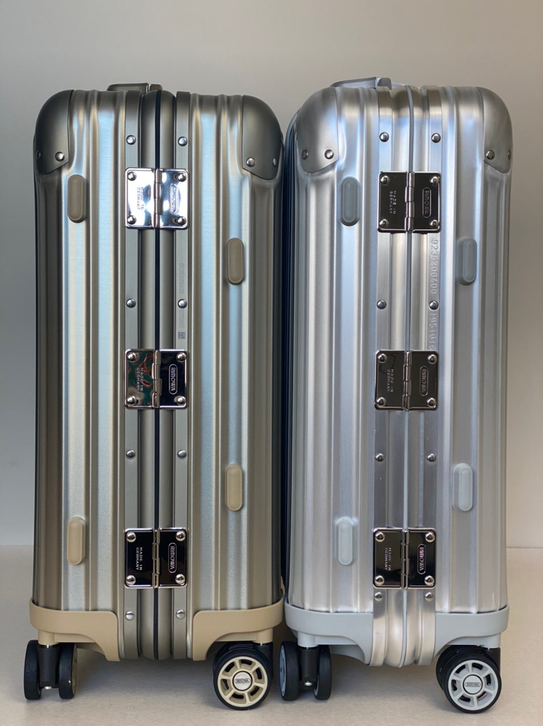 リモワRIMOWA TOPAS Cabin シルバー機内持ち込み可