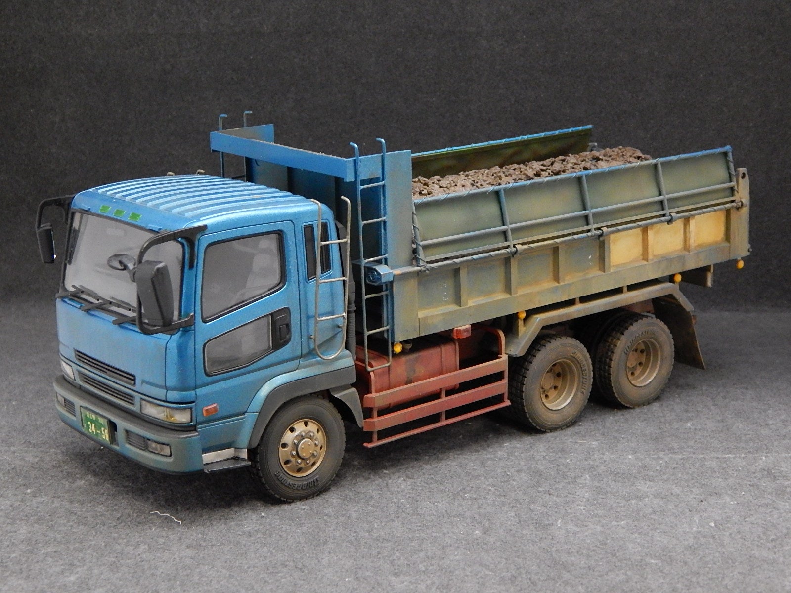 アオシマ 三菱ふそう スーパーグレート プラモデル 模型 三菱ふそう