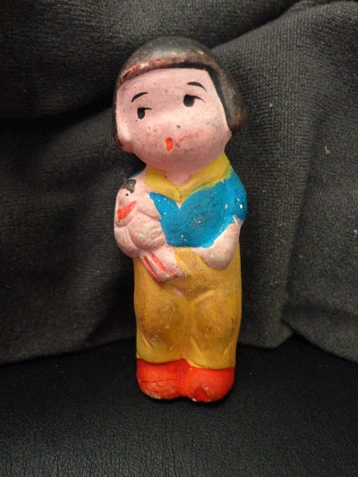 フクちゃん” と ”くるくるクルミちゃん” の人形：戦前の土人形