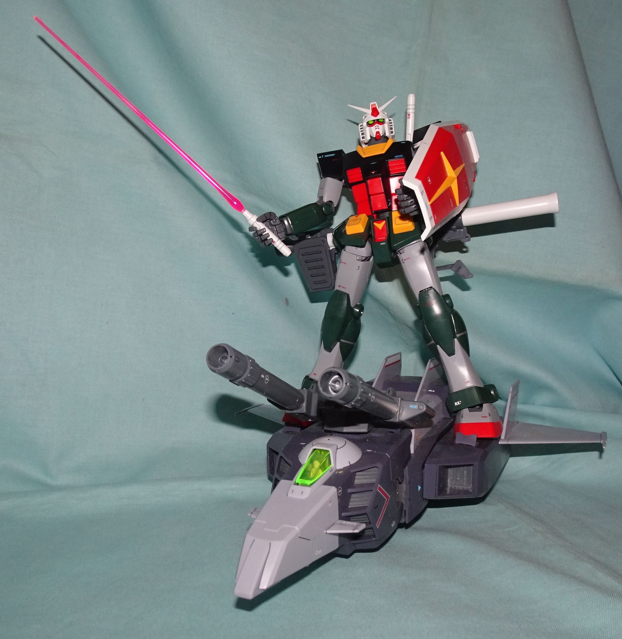 ガンプラ 機動戦士ガンダム 1/100 MG マスターグレード Gアーマー