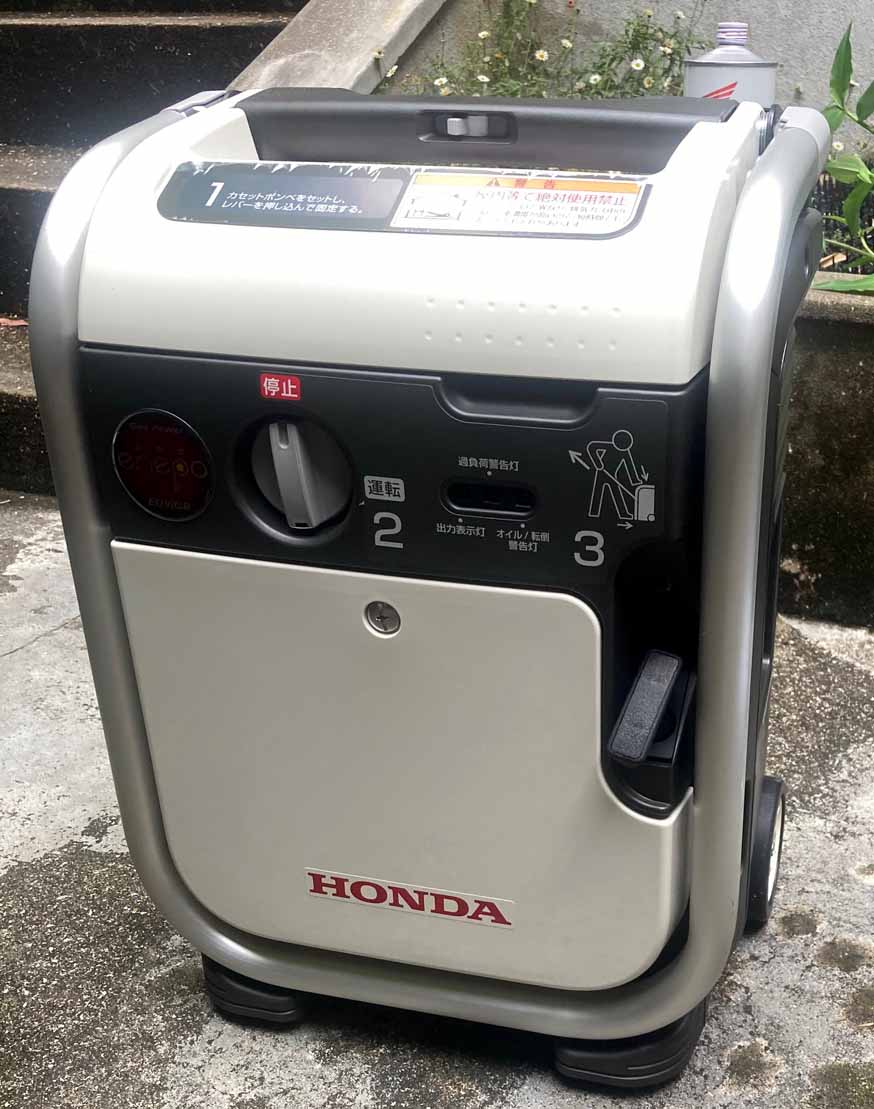ホンダ発電機・EU9iGB（エネポ）使用準備でオイル注入 | おっちゃん