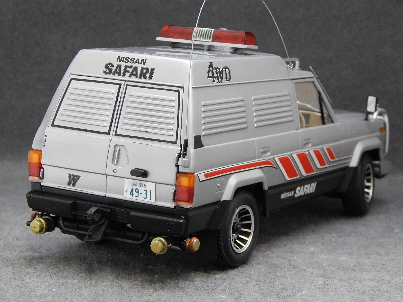 西部警察 サファリ 4WD & タンク車 1/32スケール 訳あり トミカ