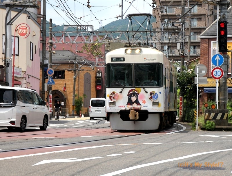 響け！ユーフォニアム2024 新デザインラッピング電車 （湖側