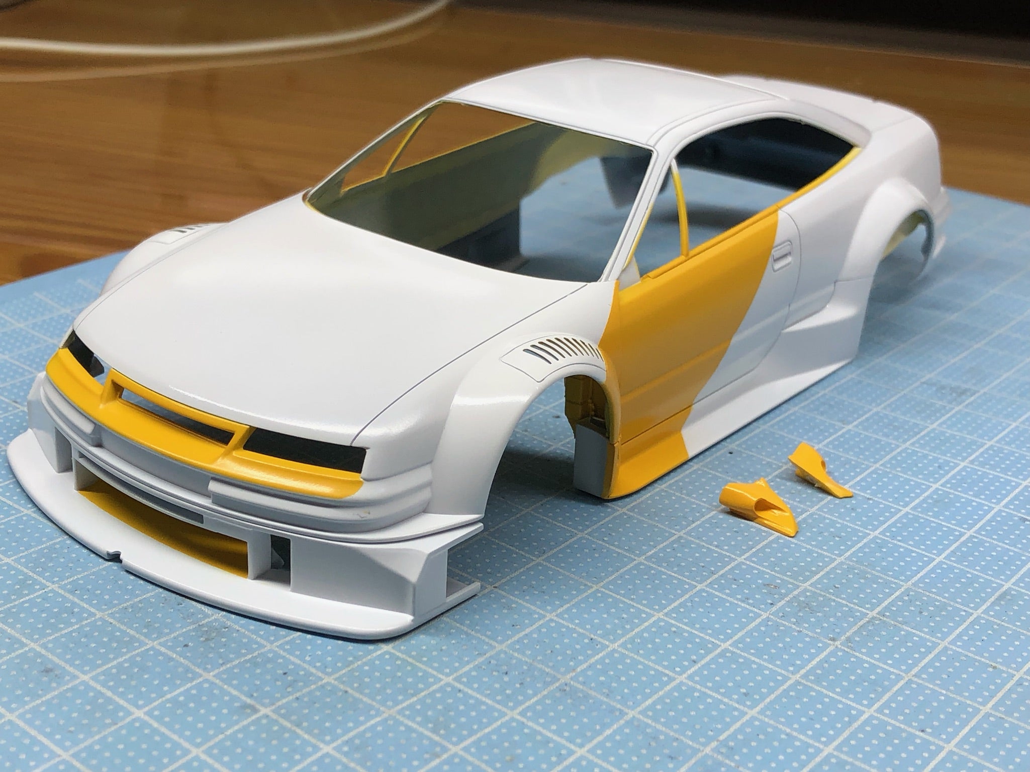 1/10RC オペル カリブラ V6 クリフ (TT-01シャーシ TYPE-E): RCモデル