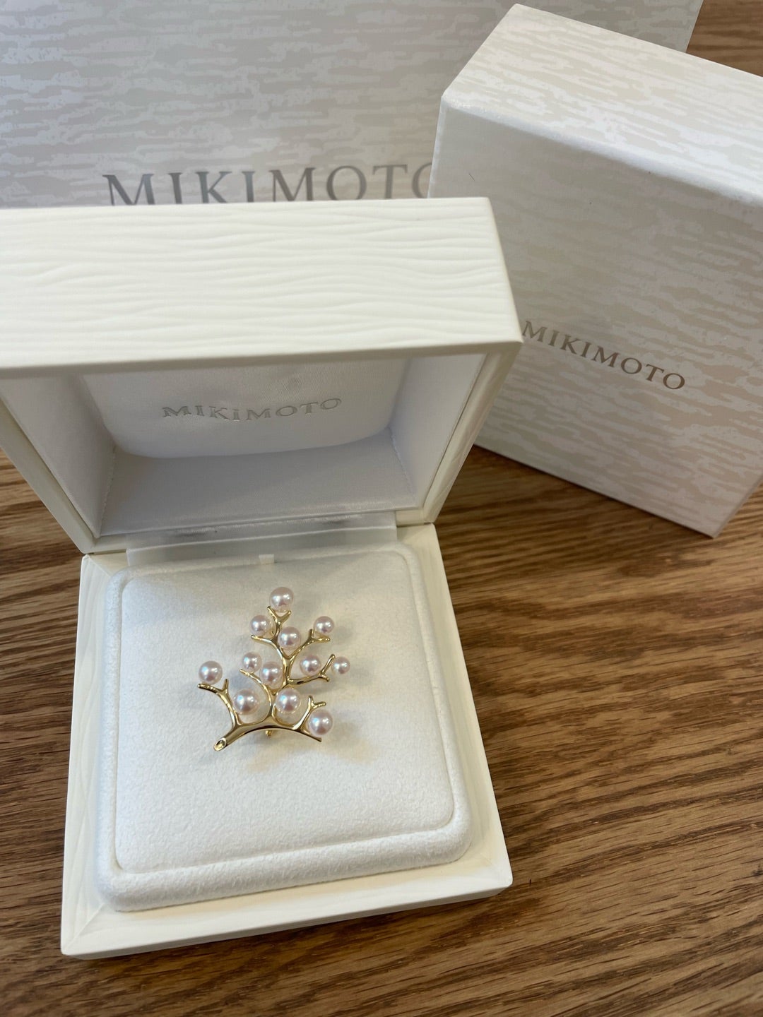 ミキモトのブローチ | Mirandaの家計ブログ