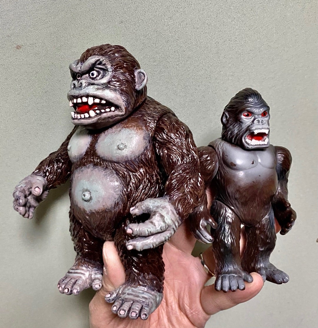 2025年製のゴリベーくんと1976年製の無版権キングコング | 怪獣玩具と
