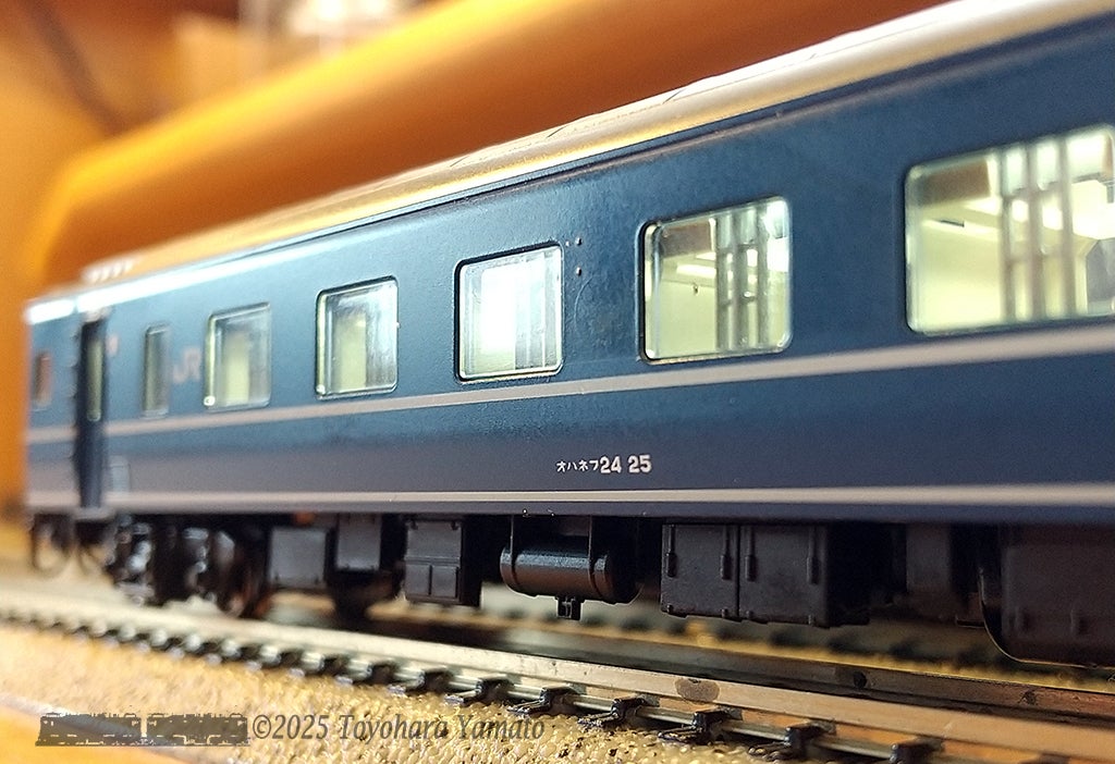 JR東日本24系寝台客車(KATO)あけぼの編成の表記と室内灯【nゲージ鉄道