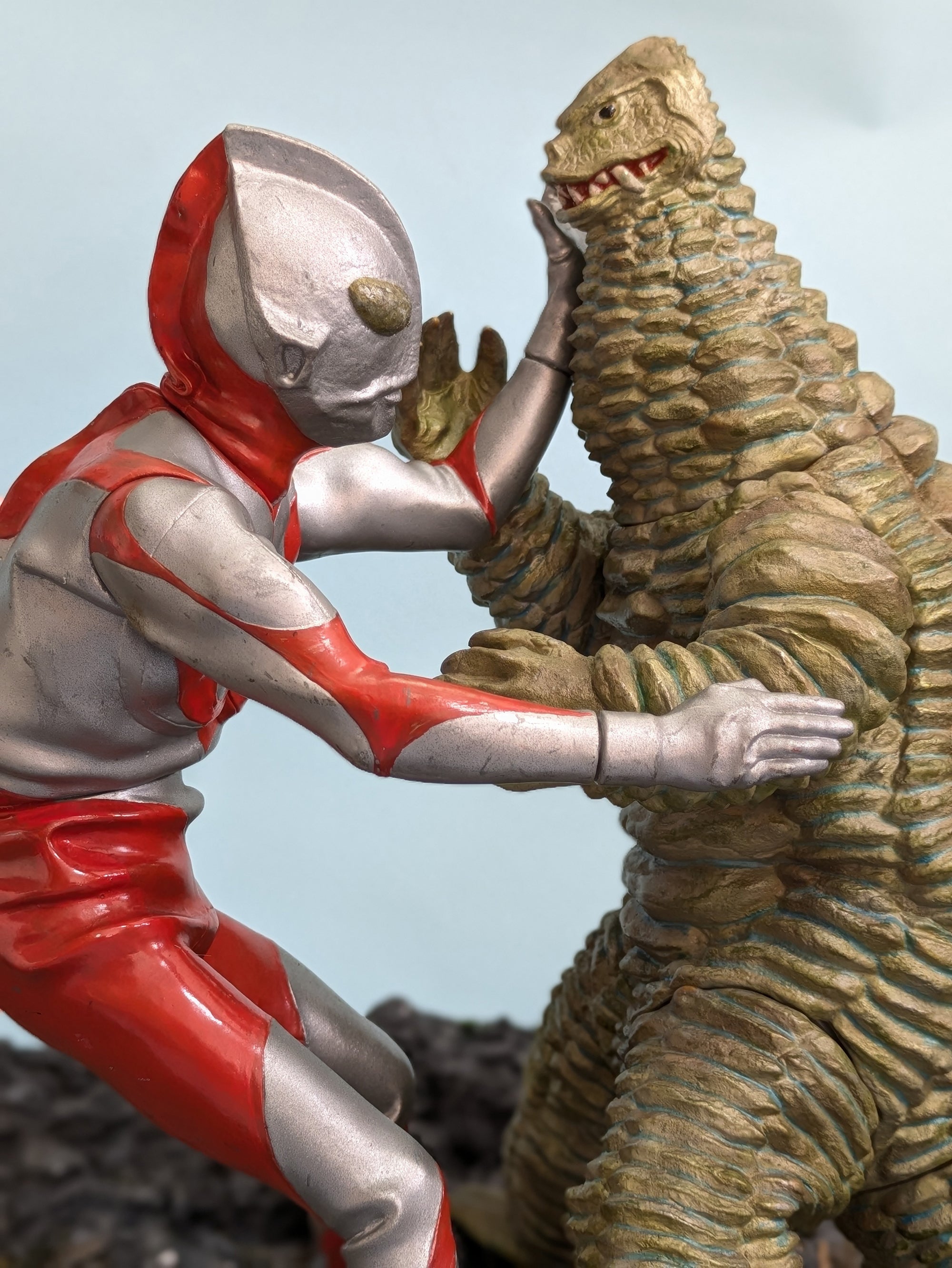 ビリケン商会、CCP】レッドキング対ウルトラマン 8話「怪獣無法地帯